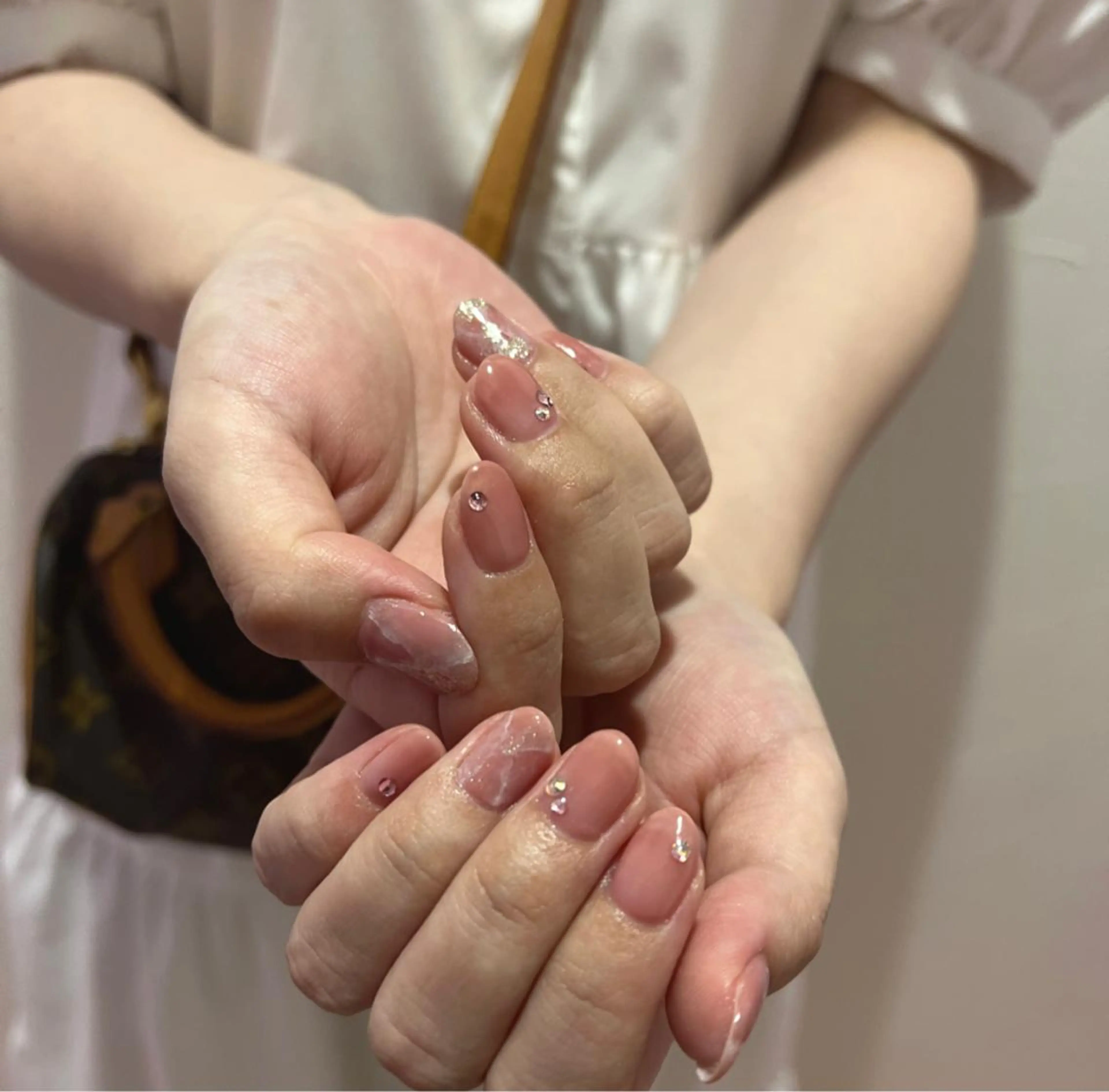 ネイル オーロラネイル フレンチネイル ジェルネイル パラジェル スカルプネイル LeaLea nails.のネイルデザイン