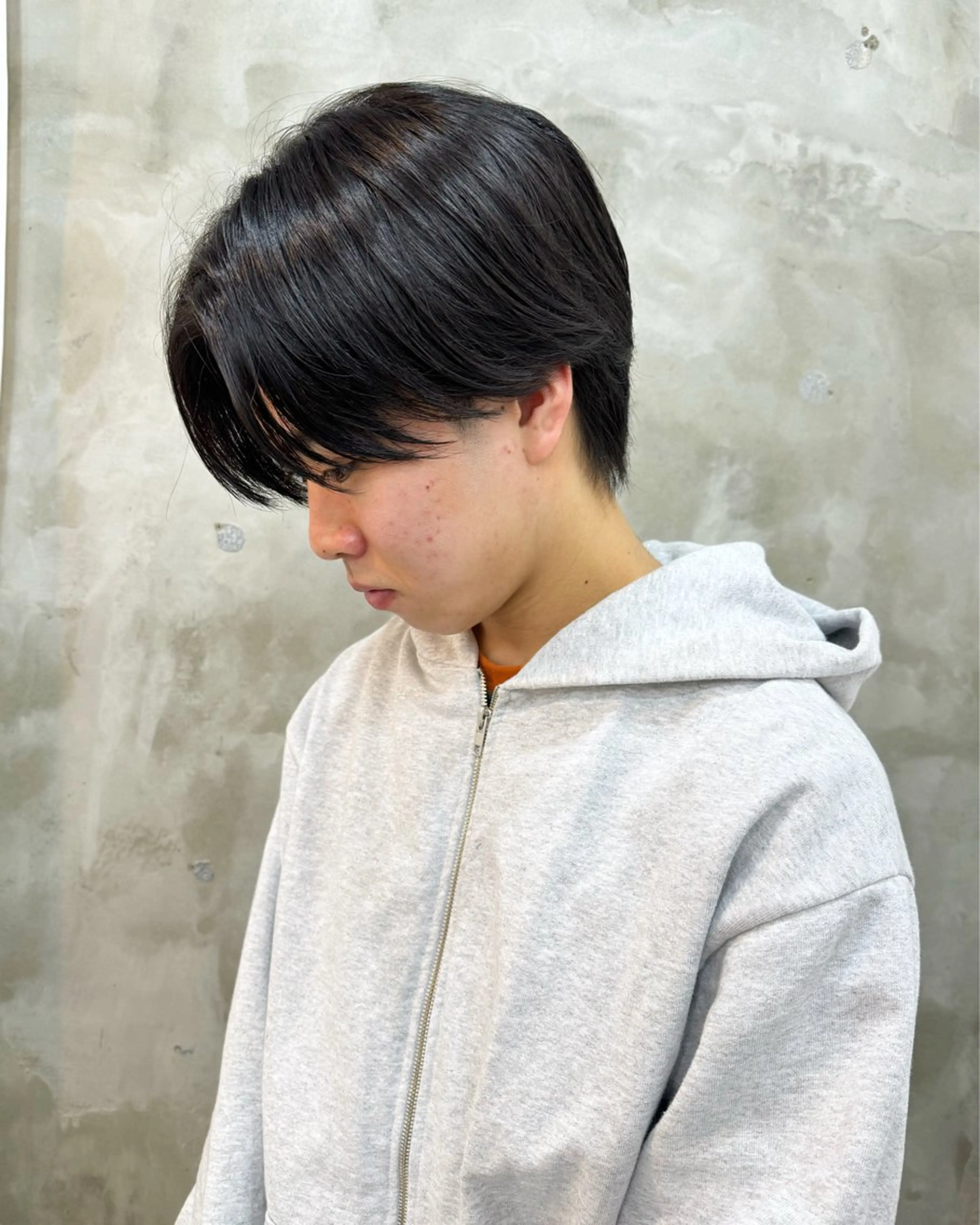 ミディアム メンズ センターパート 志賀 あずみのヘアスタイル