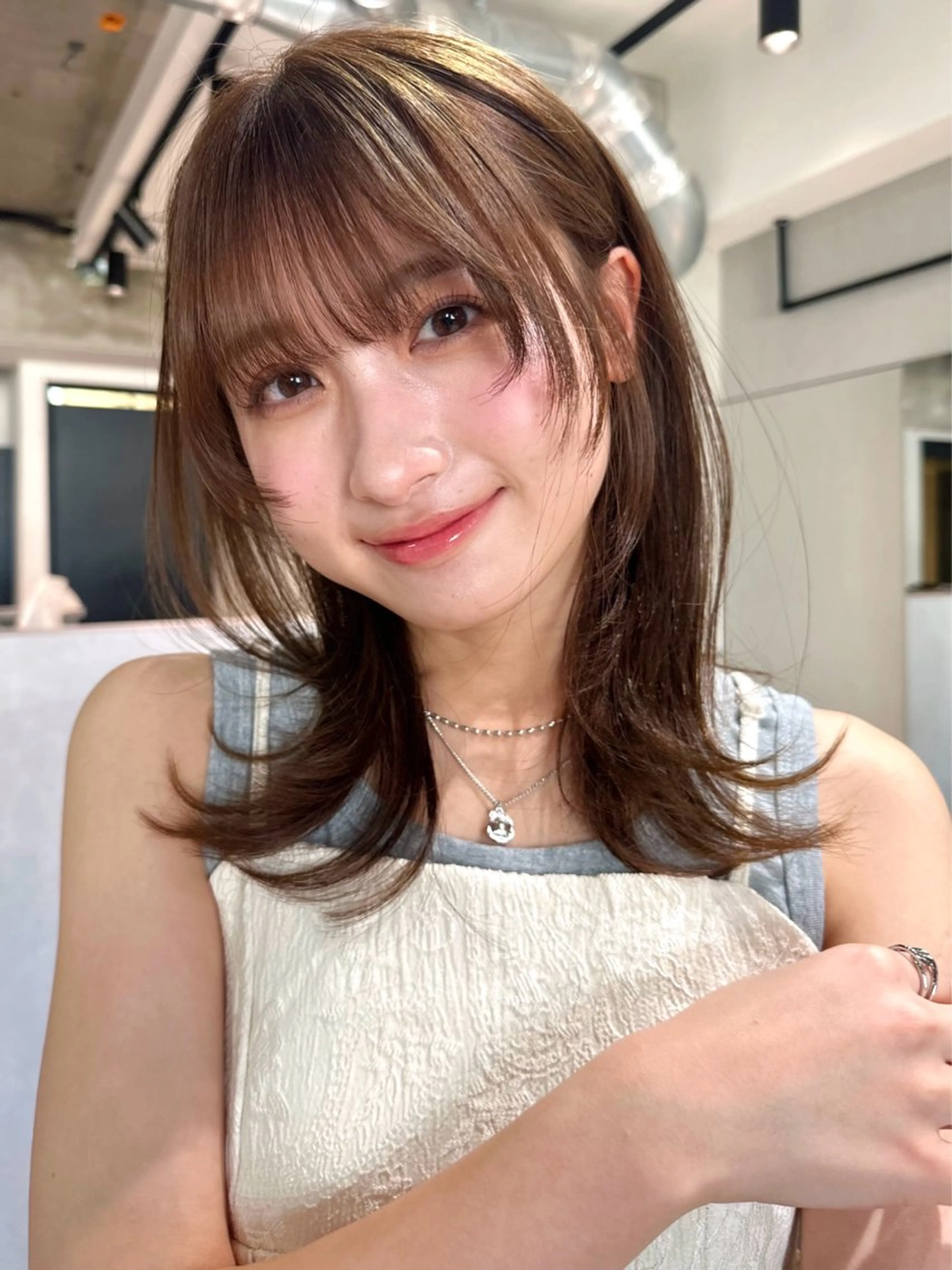 ミディアム カラー パーマ 🫧小顔×似合わせ× 透明感カラー🫧のヘアスタイル