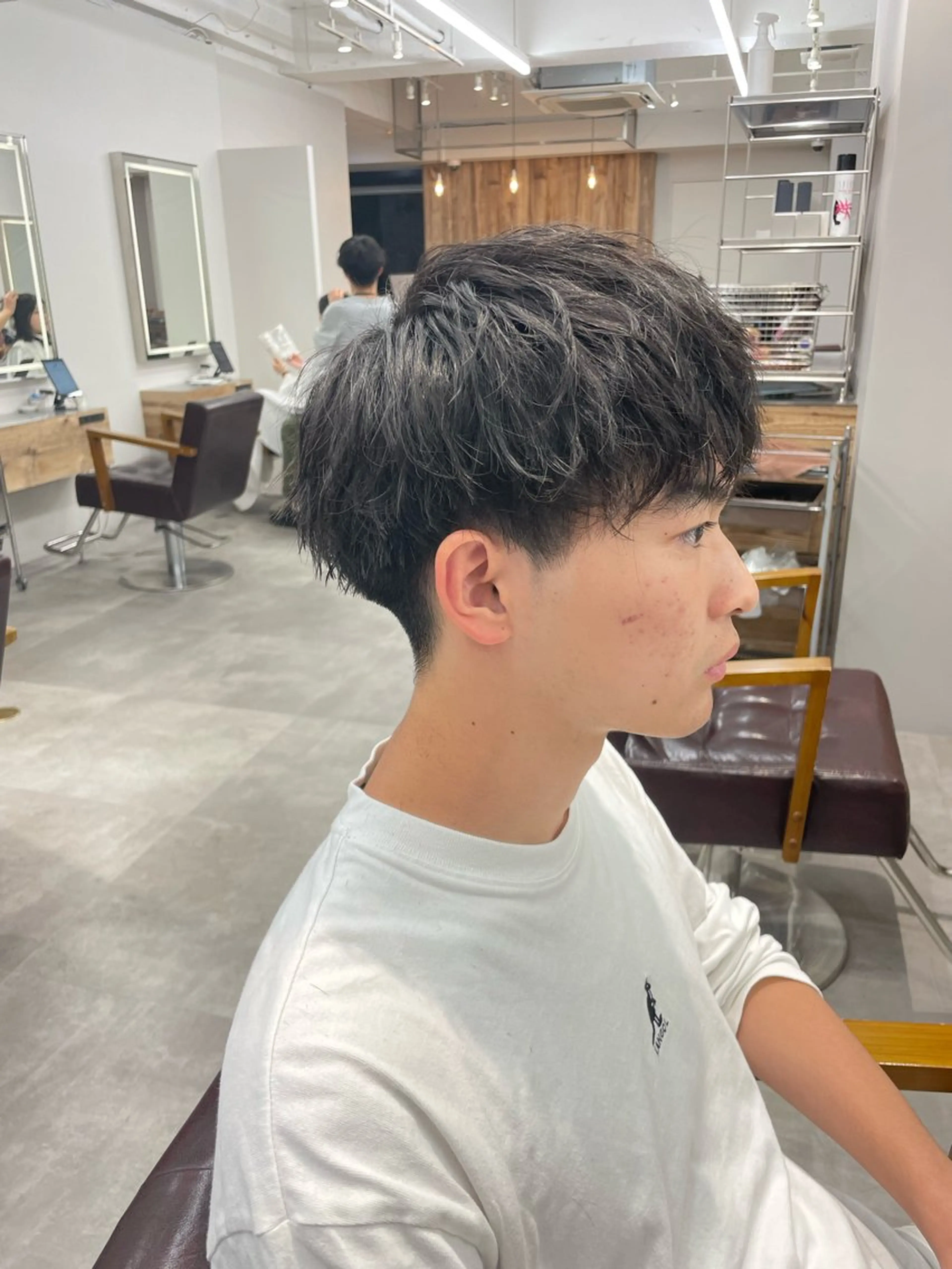 ショート カラー パーマ ヘアアレンジ メンズ カット ヘアカラー パーマ ヘアセット 🔥メンズ特化🔥 木村 祐太の眉毛・アイブロウイメージ