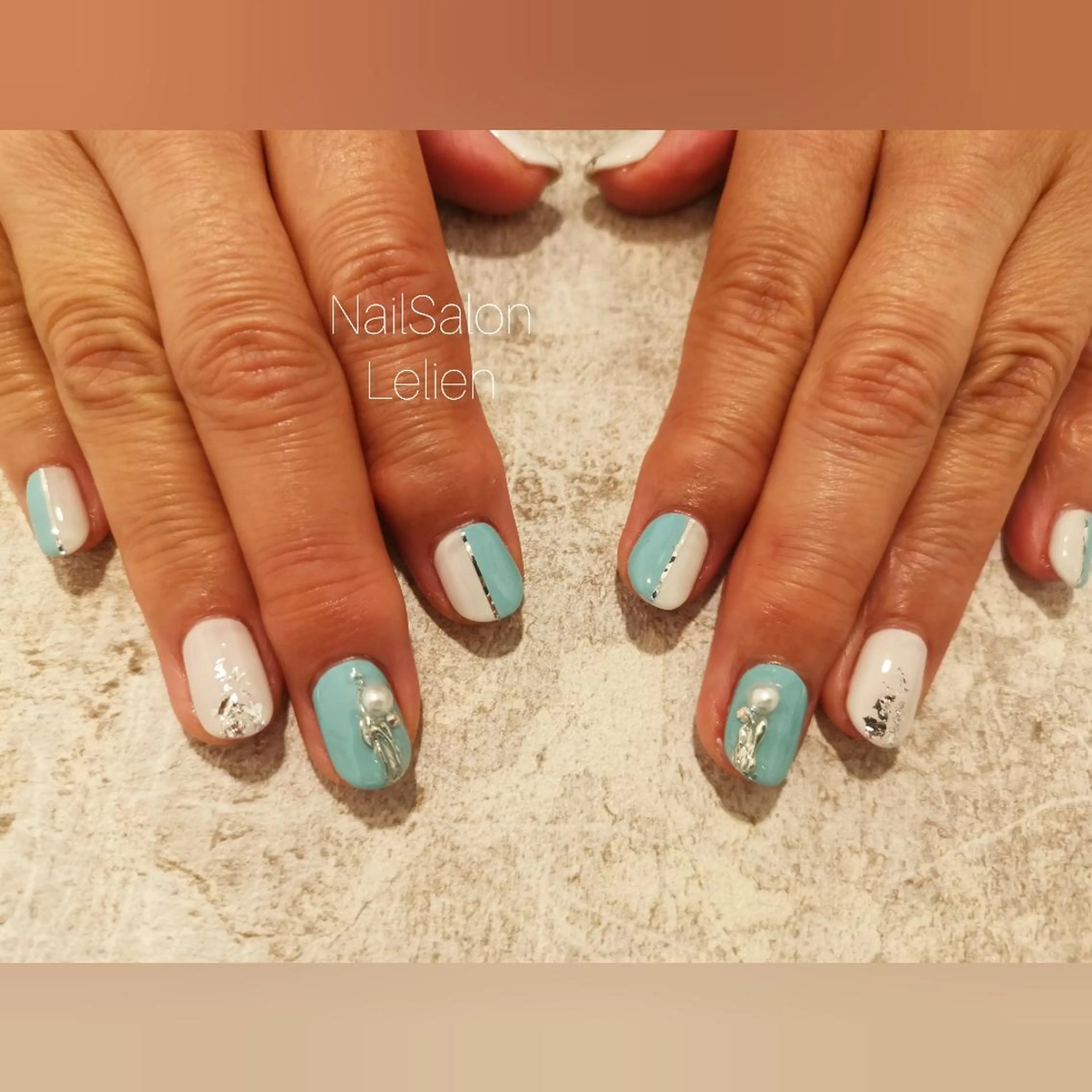 ネイル ミラーネイル シルバー 人気エリア💖完全個室【ルリエ】所属・ネイルサロン Lelienルリエのネイルデザイン