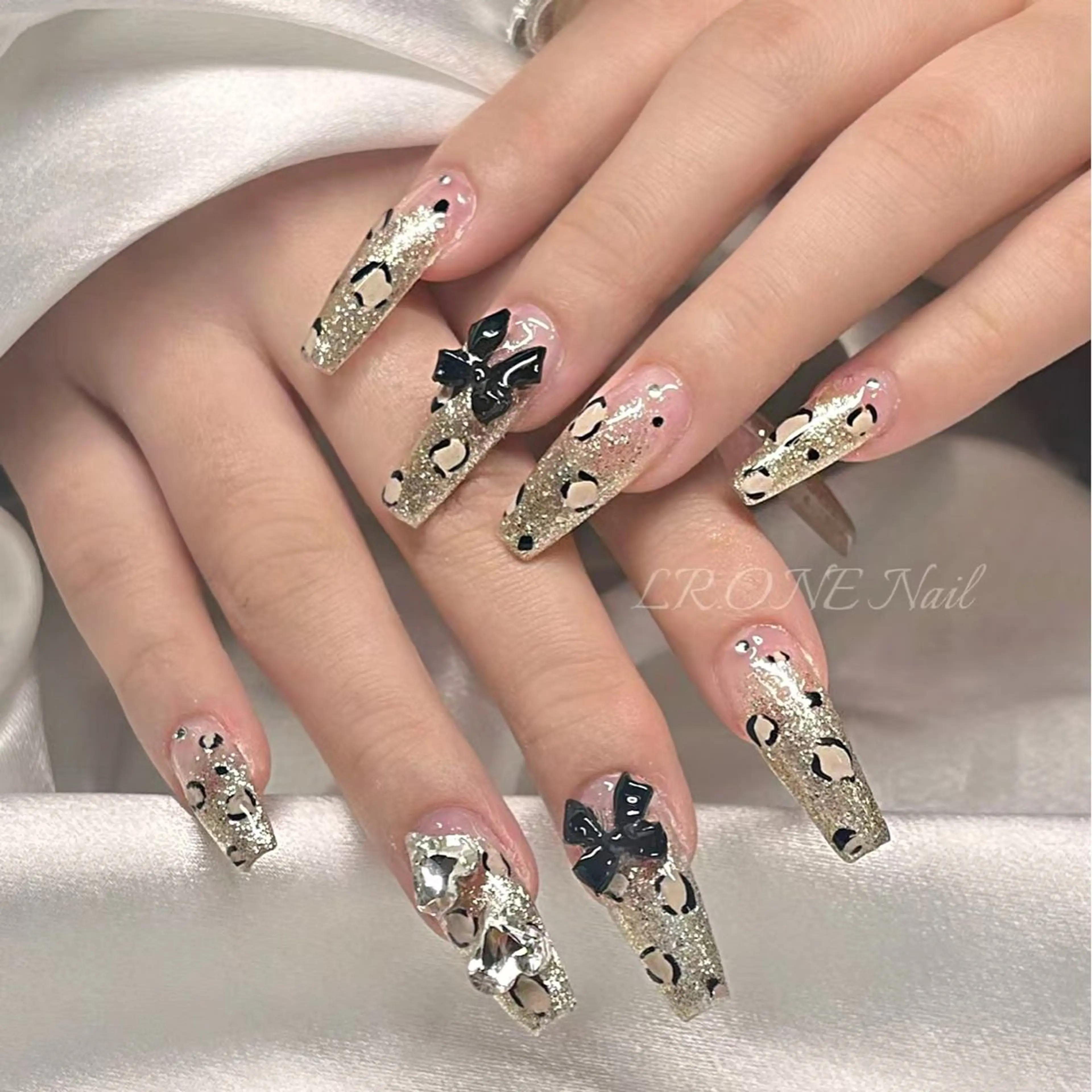 ネイル ハンドネイル LR.ONE ヨウのネイルデザイン