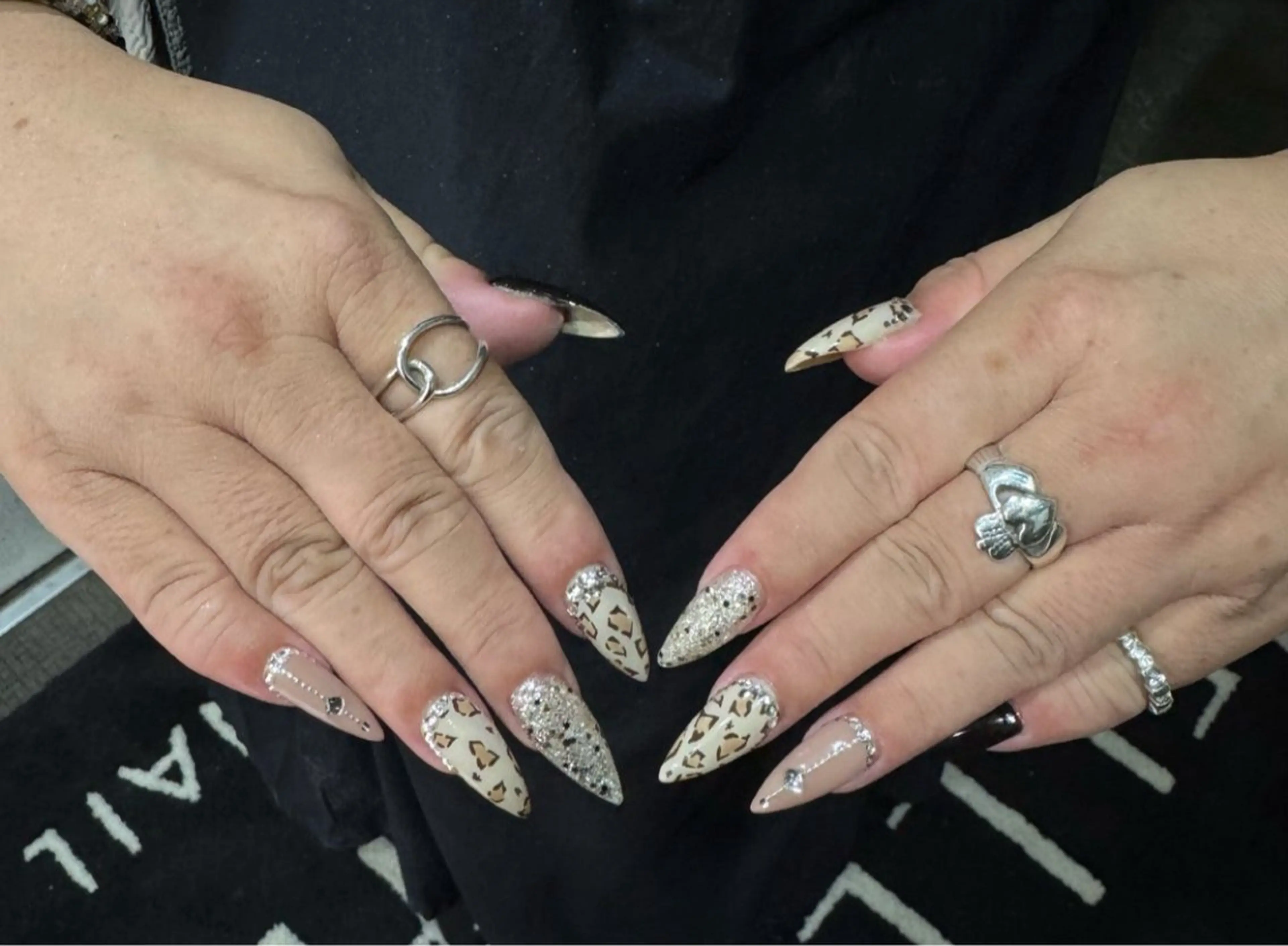 ネイル アニマル柄 ハンドネイル ALPHA. Aya‪no𝜗𝜚のネイルデザイン