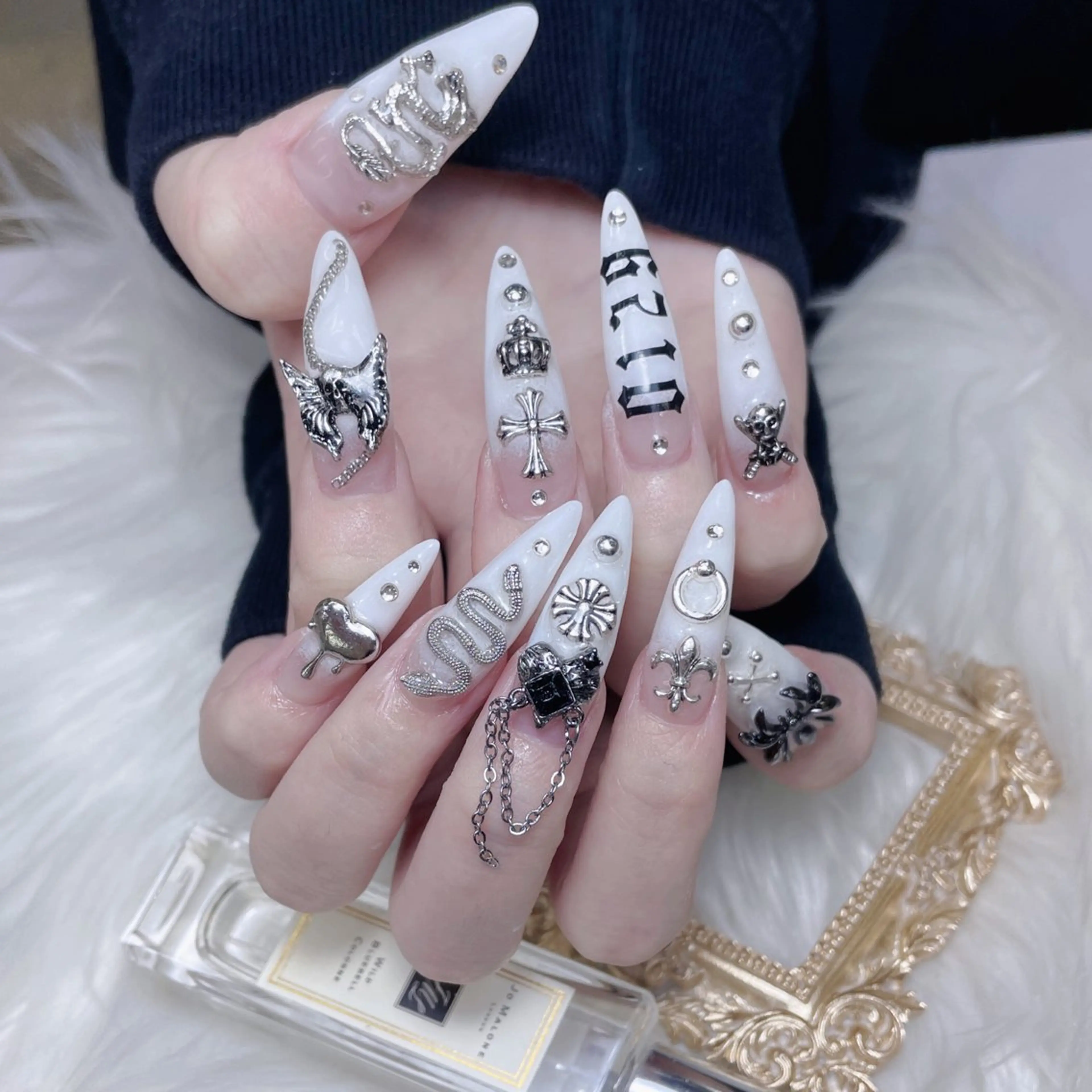 ネイル ハンドネイル MELODY BEAUTY SALON所属・Melody  スカルプ専門店のネイルデザイン