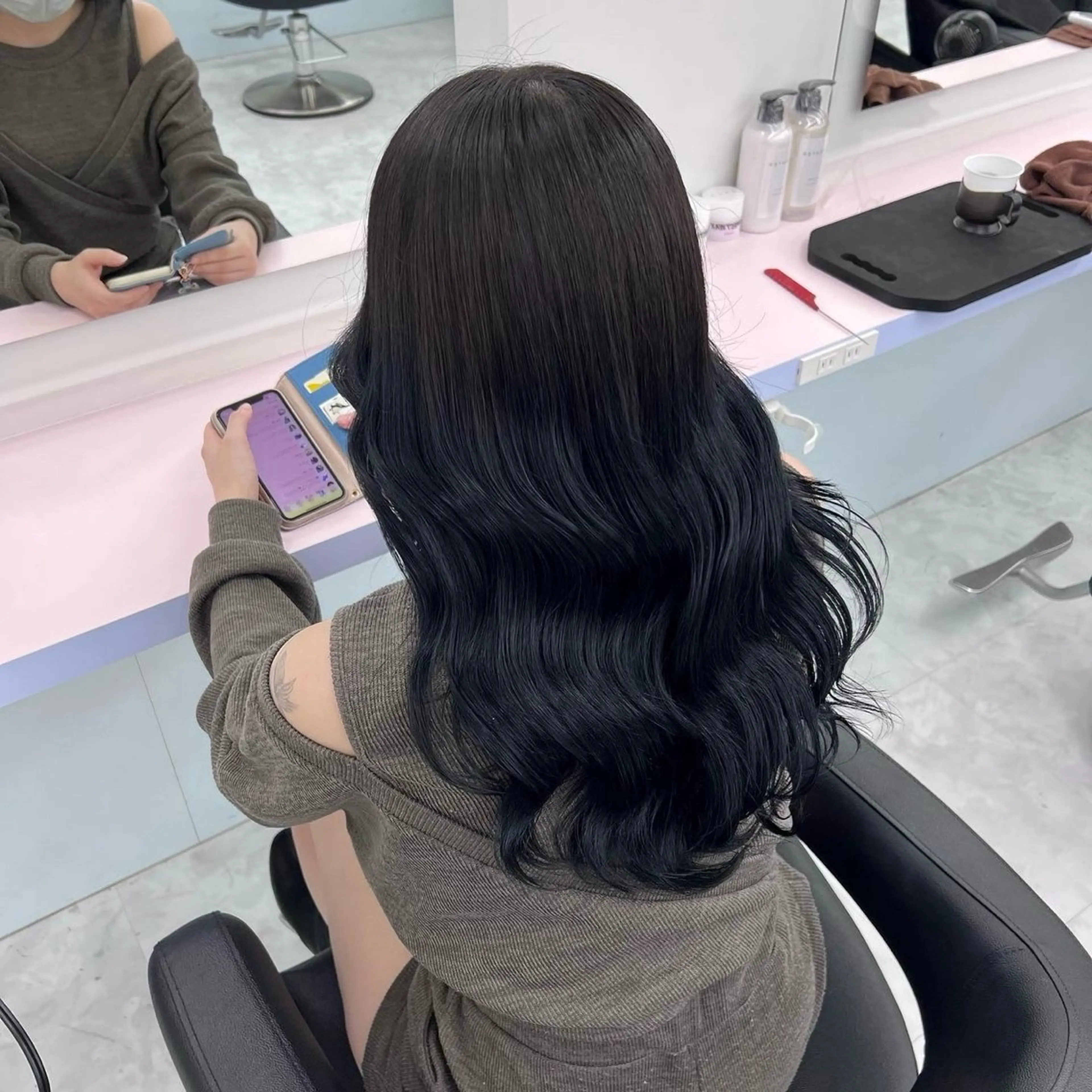 ロング カラー パーマ ヘアアレンジ 透明感ブリーチカラー 🌈TOMOHIROのヘアスタイル