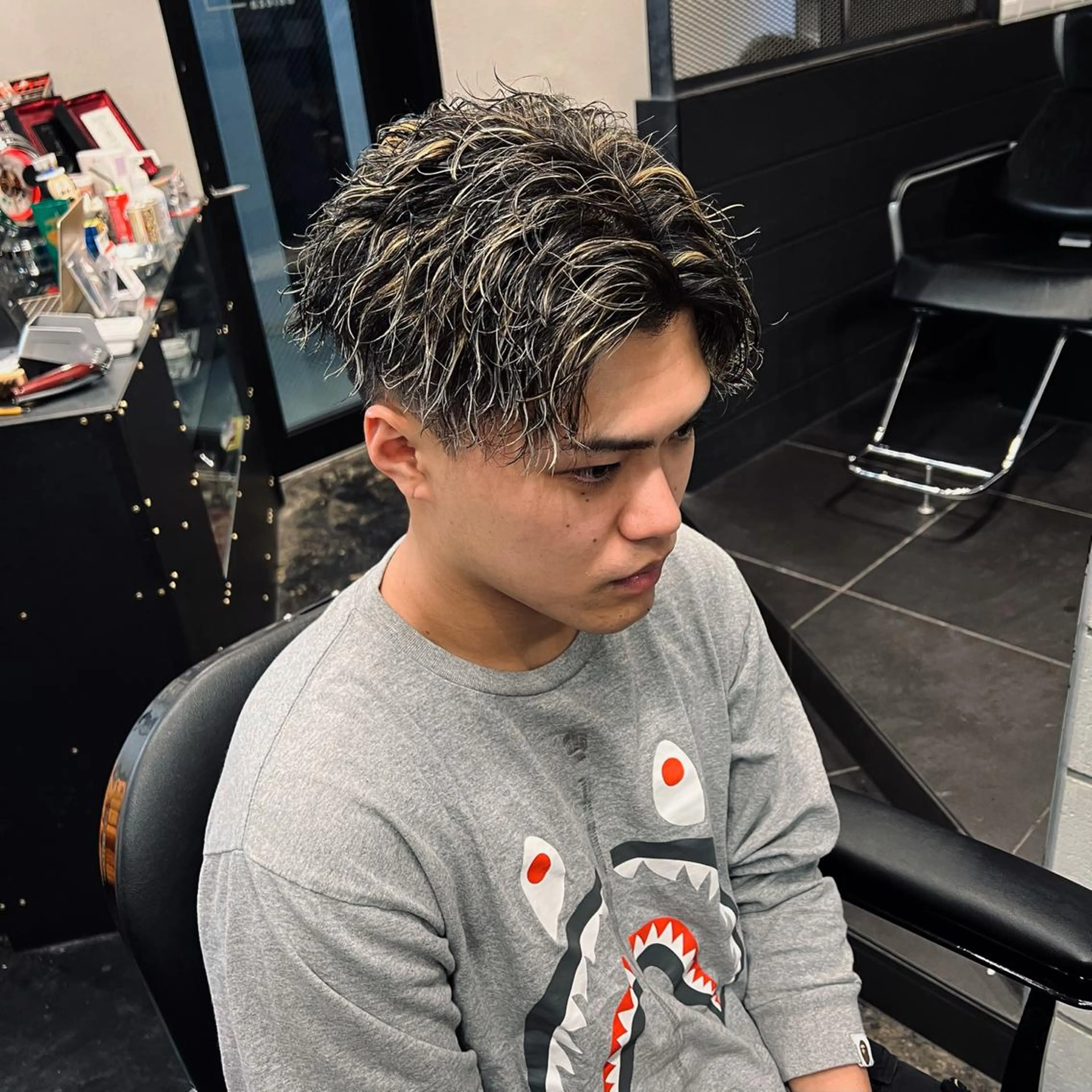 メンズ センターパート メンズメッシュ メンズパーマ カット ヘアカラー パーマ トリートメント メンズ特化/パーマ/ ハイライト/竜成のヘアスタイル
