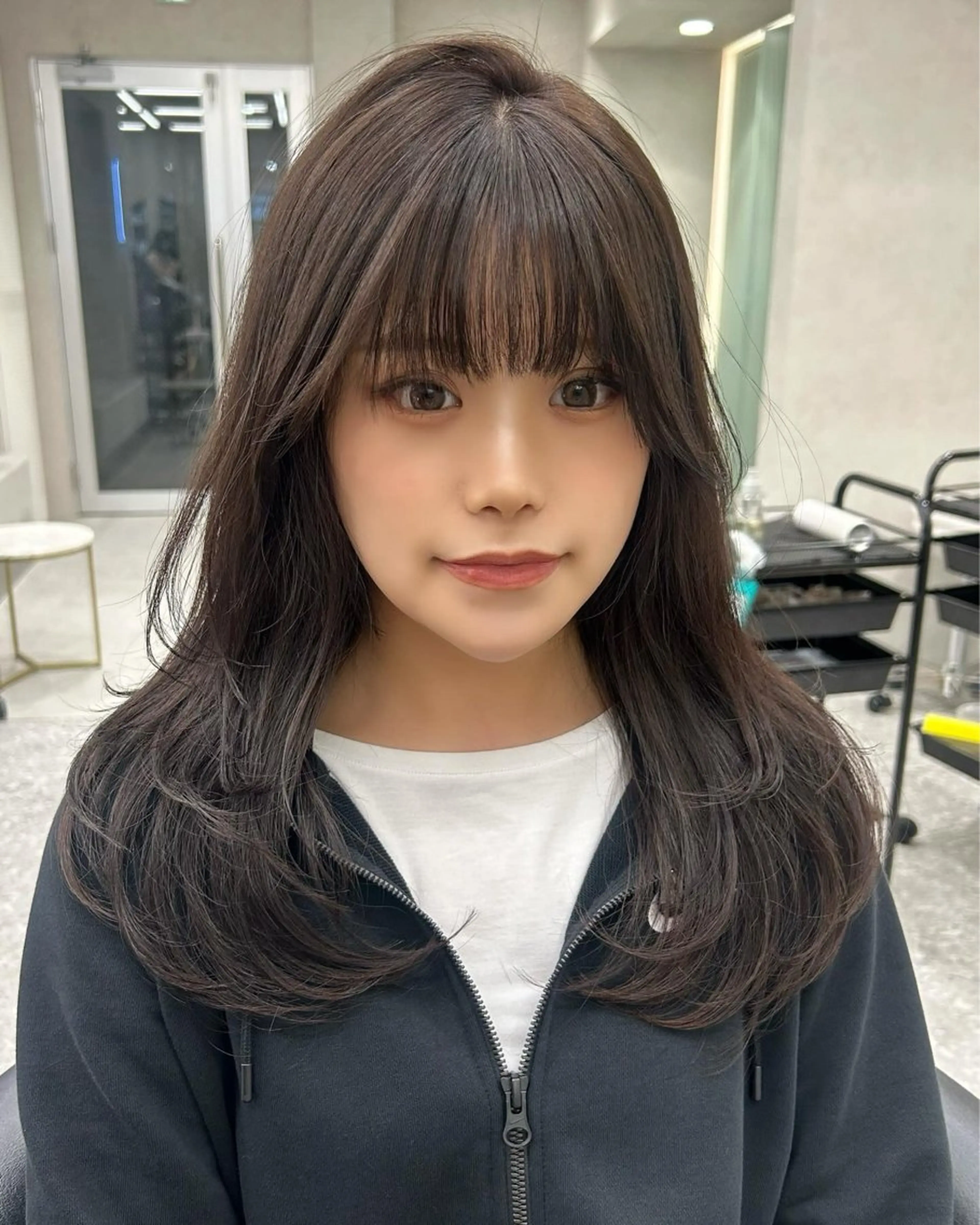 ミディアム カラー ヘアアレンジ 韓国風ヘア レイヤーカット カット ヘアカラー トリートメント fumika🎀 韓国ヘア×ベージュのヘアスタイル