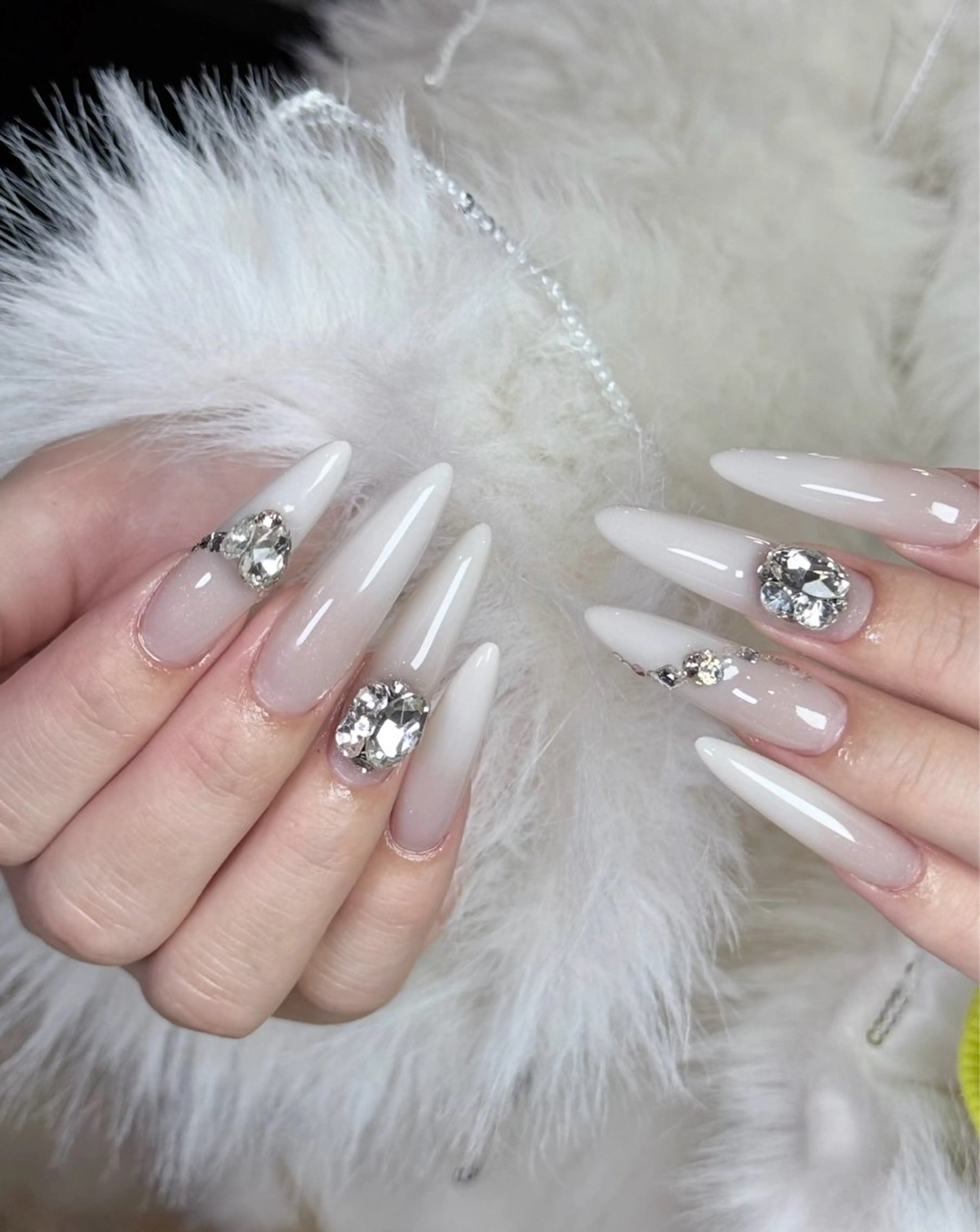 ネイル アートネイル べっ甲ネイル チークネイル 長さ出し フラッシュネイル ハンドネイル ハンドケア For you. Nail Salonのネイルデザイン