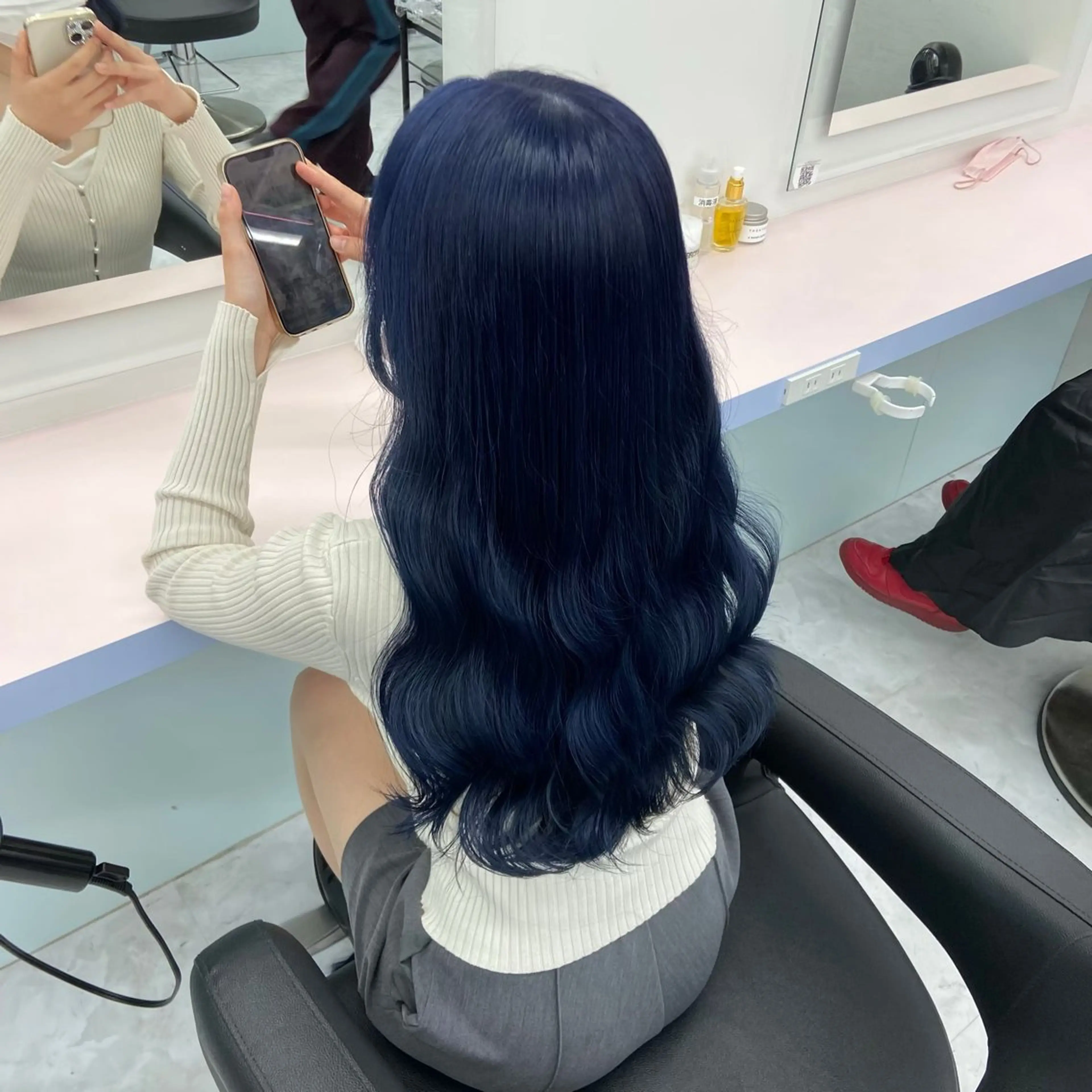 ロング カラー パーマ ヘアアレンジ 透明感ブリーチカラー 🌈TOMOHIROのヘアスタイル