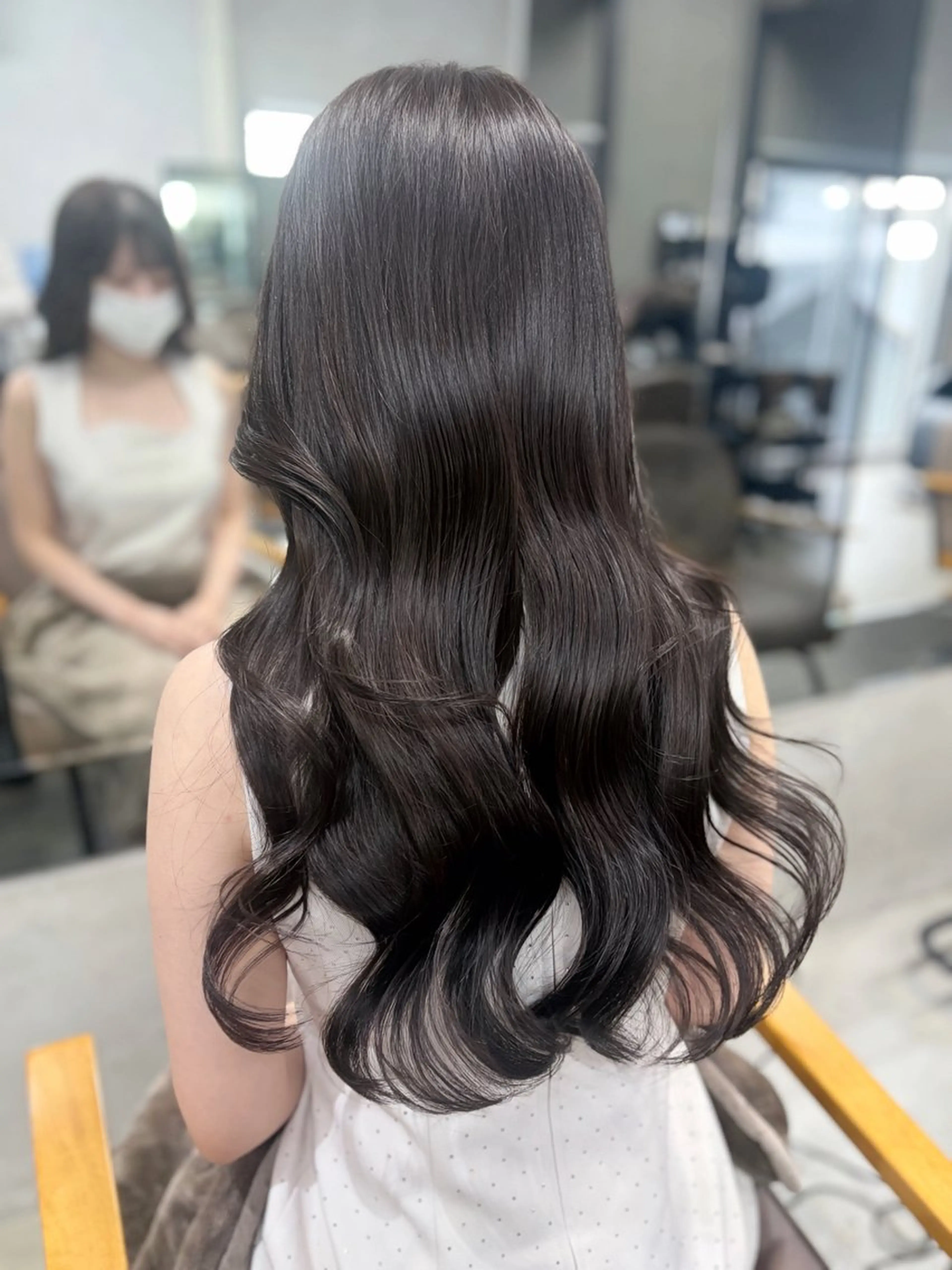 ロング カット ヘアカラー maya レイヤーカットのヘアスタイル