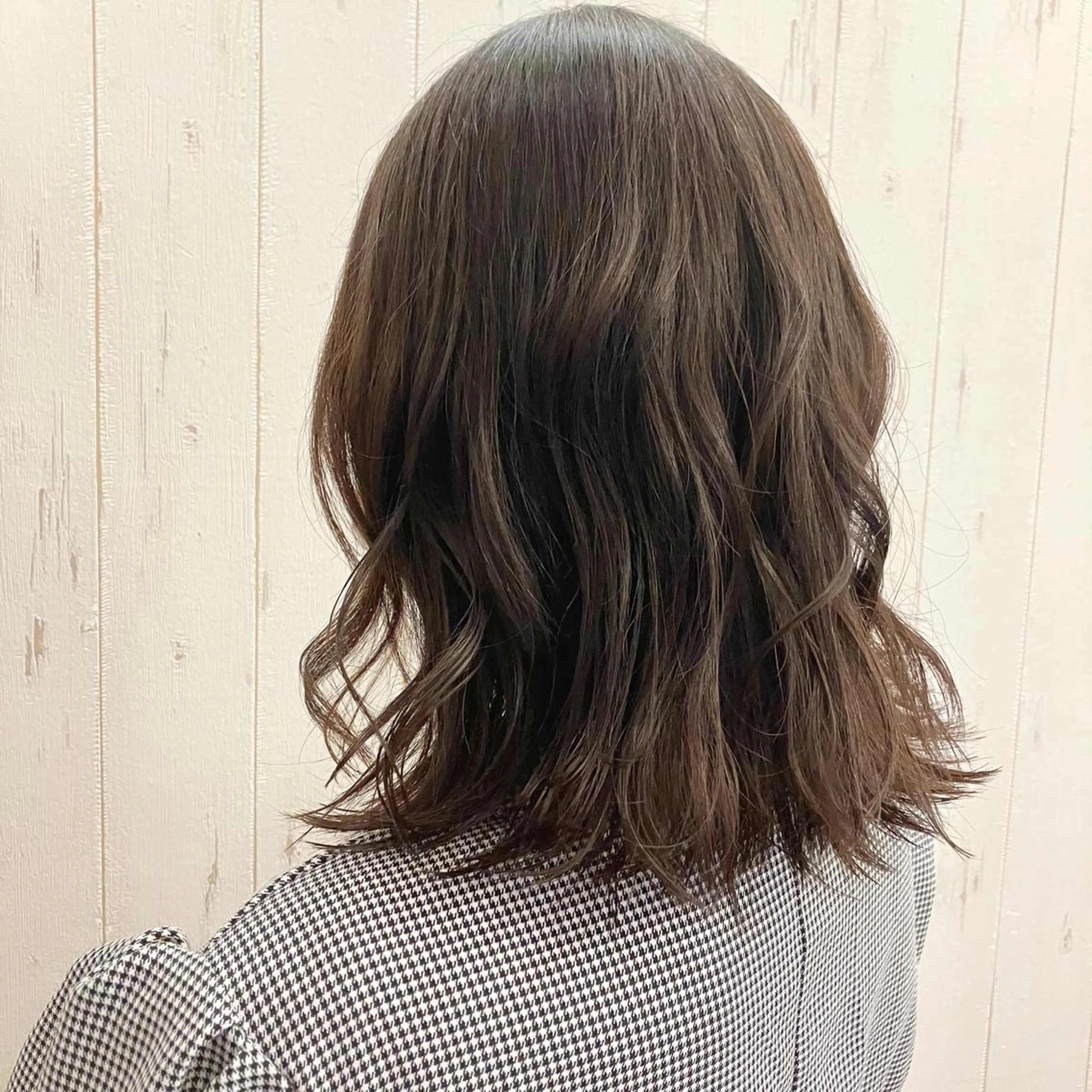ミディアム mai /attraのヘアスタイル