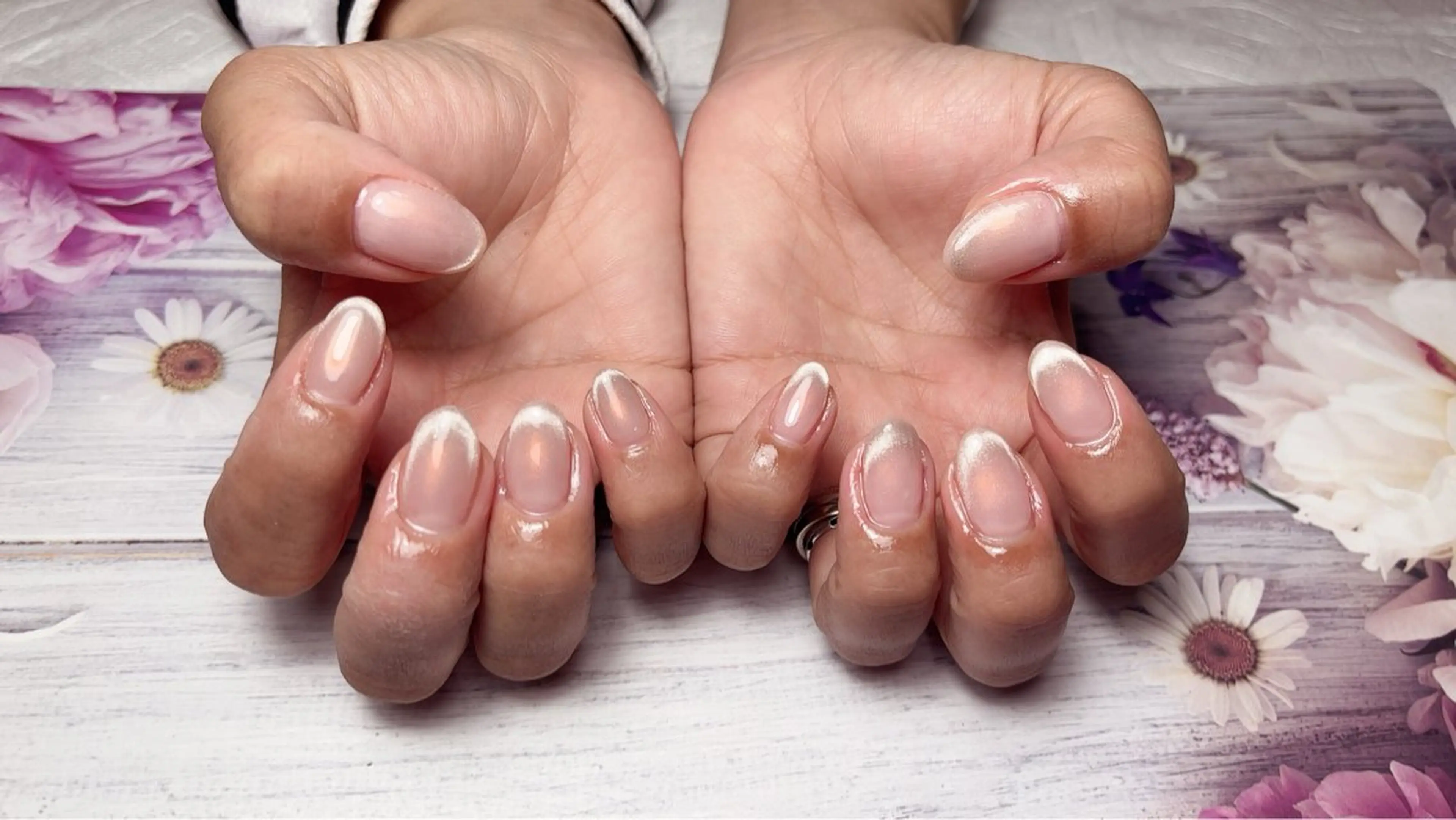 ネイル チークネイル フレンチネイル マグネットフレンチ Nail Salon Bonita所属・フィルイン施術 SHIZUKAのネイルデザイン