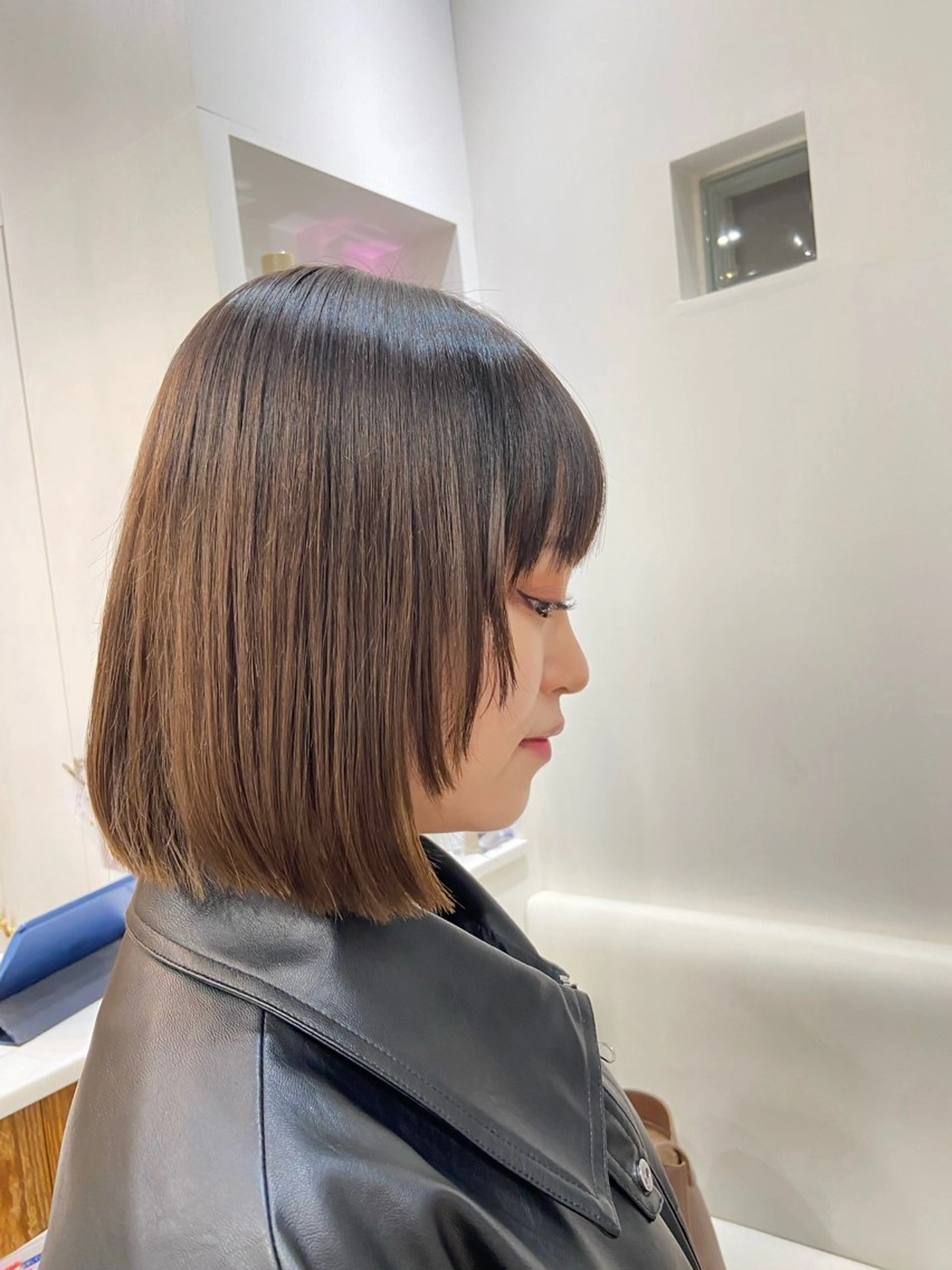 ミディアム ボブレイヤー ボブ 顔まわりレイヤー レイヤーカット atelier doux dimanche（アトリエ・ドゥー・ディマンシュ）所属・Fukamiレイヤー 透明感カラーのヘアスタイル