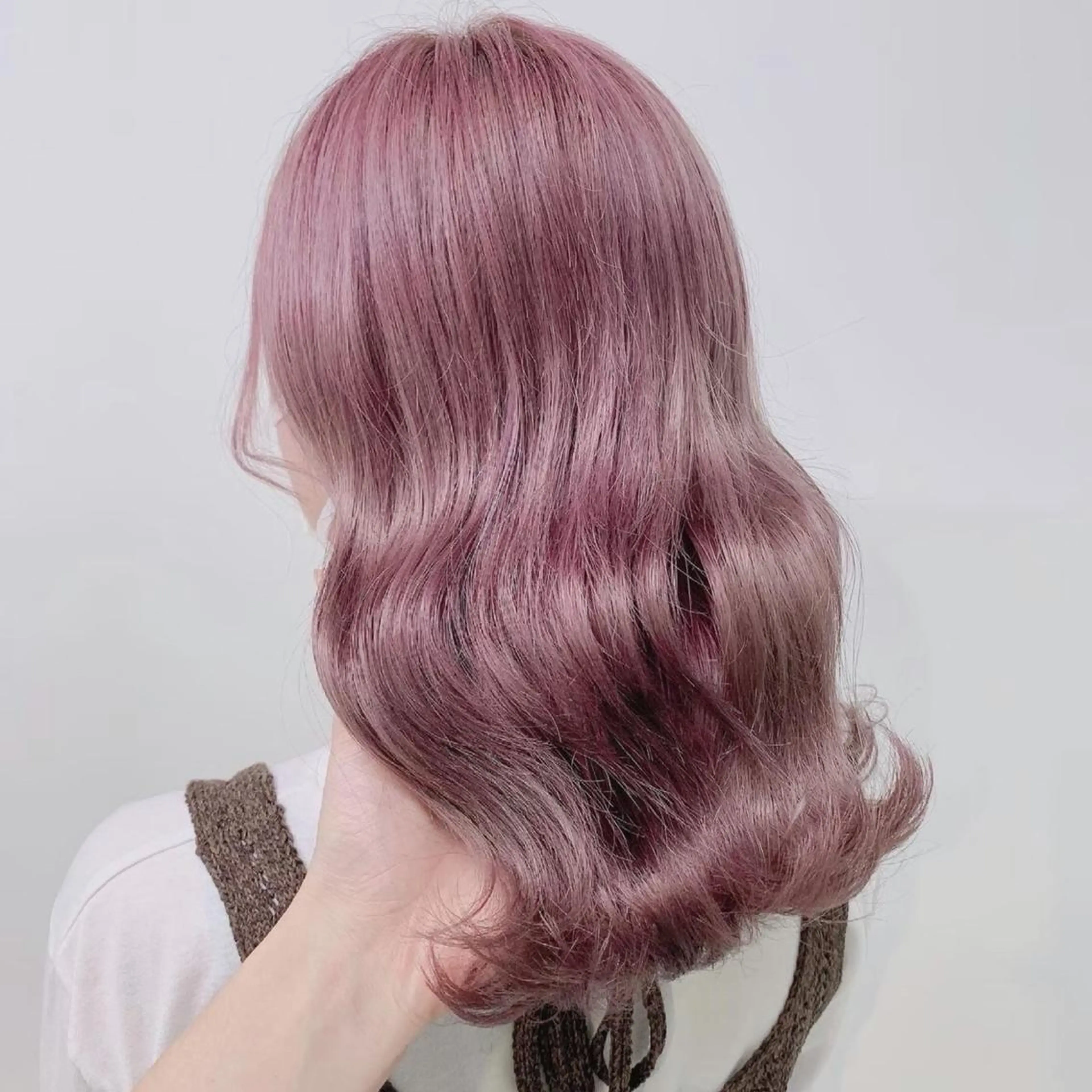 セミロング ブリーチ✖️ 縮毛LANDのヘアスタイル