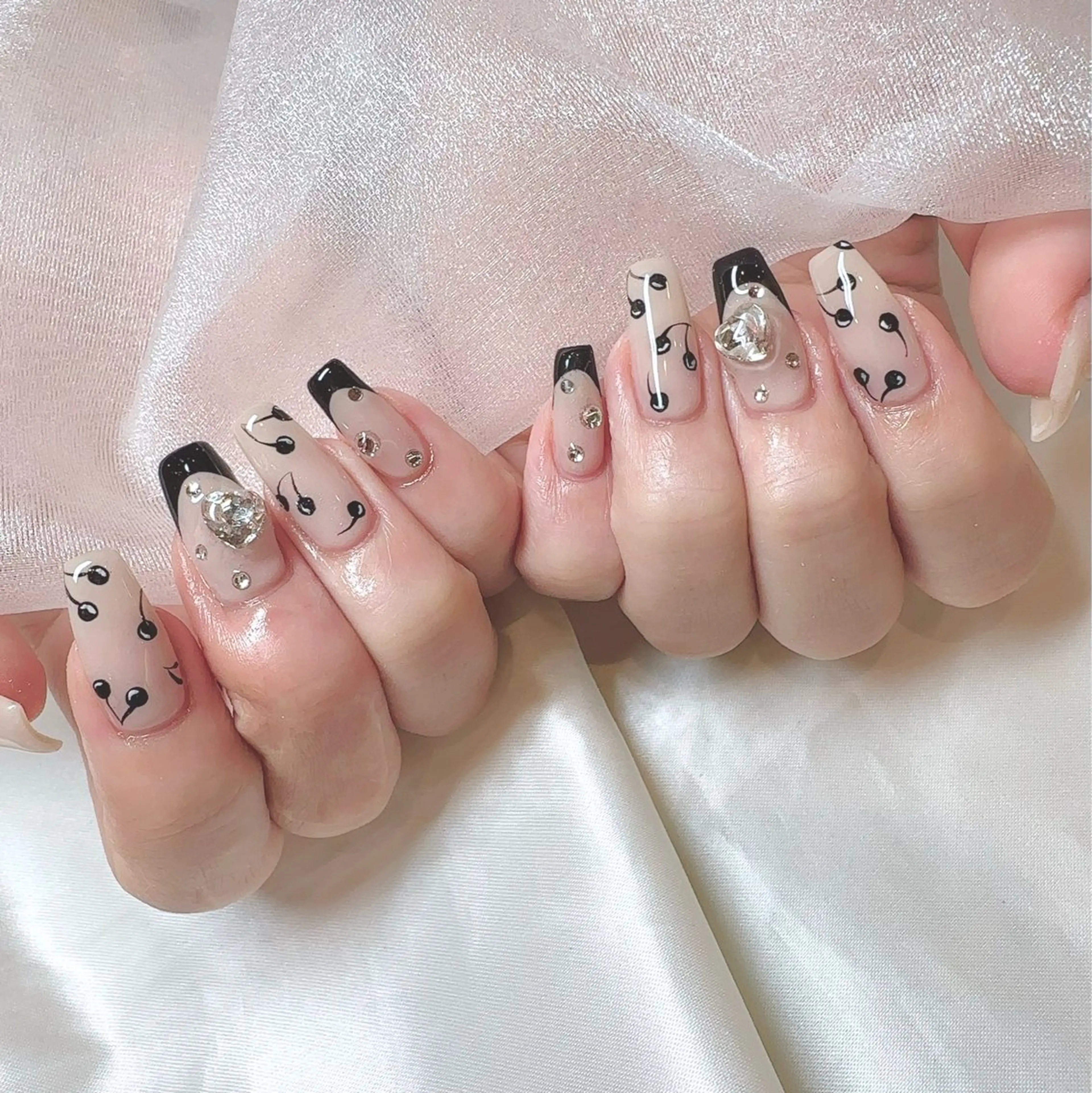 ネイル ハンドネイル LOVE NAIL 店長　MIKAのネイルデザイン