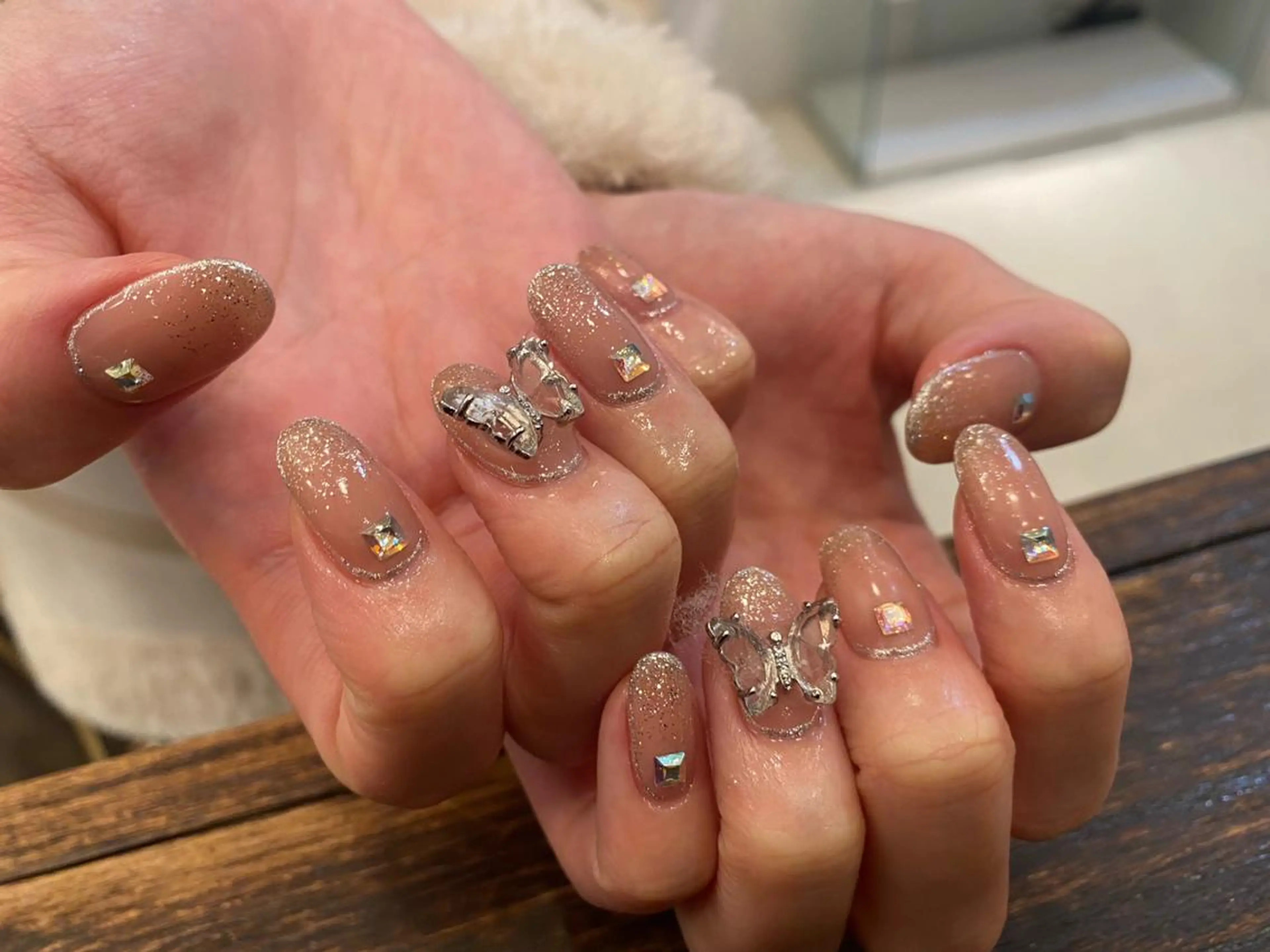 ネイル 持ち込み 【尾下】 ロイヤル•セラピストのネイルデザイン