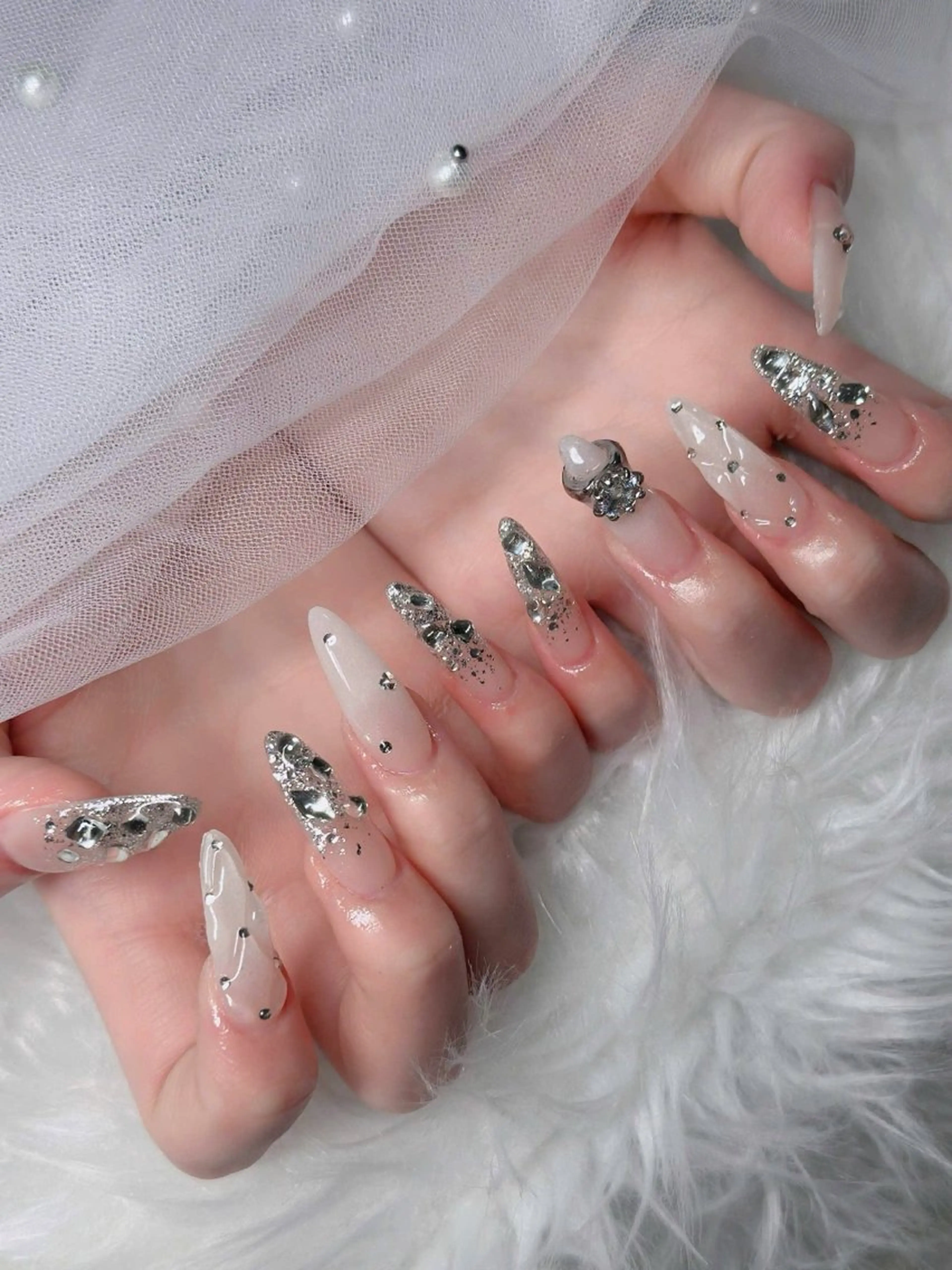 ネイル フレンチネイル ジェルネイル ガラスフレンチ ハロウィン ハート ハンドネイル H.baby Nail Salonのネイルデザイン