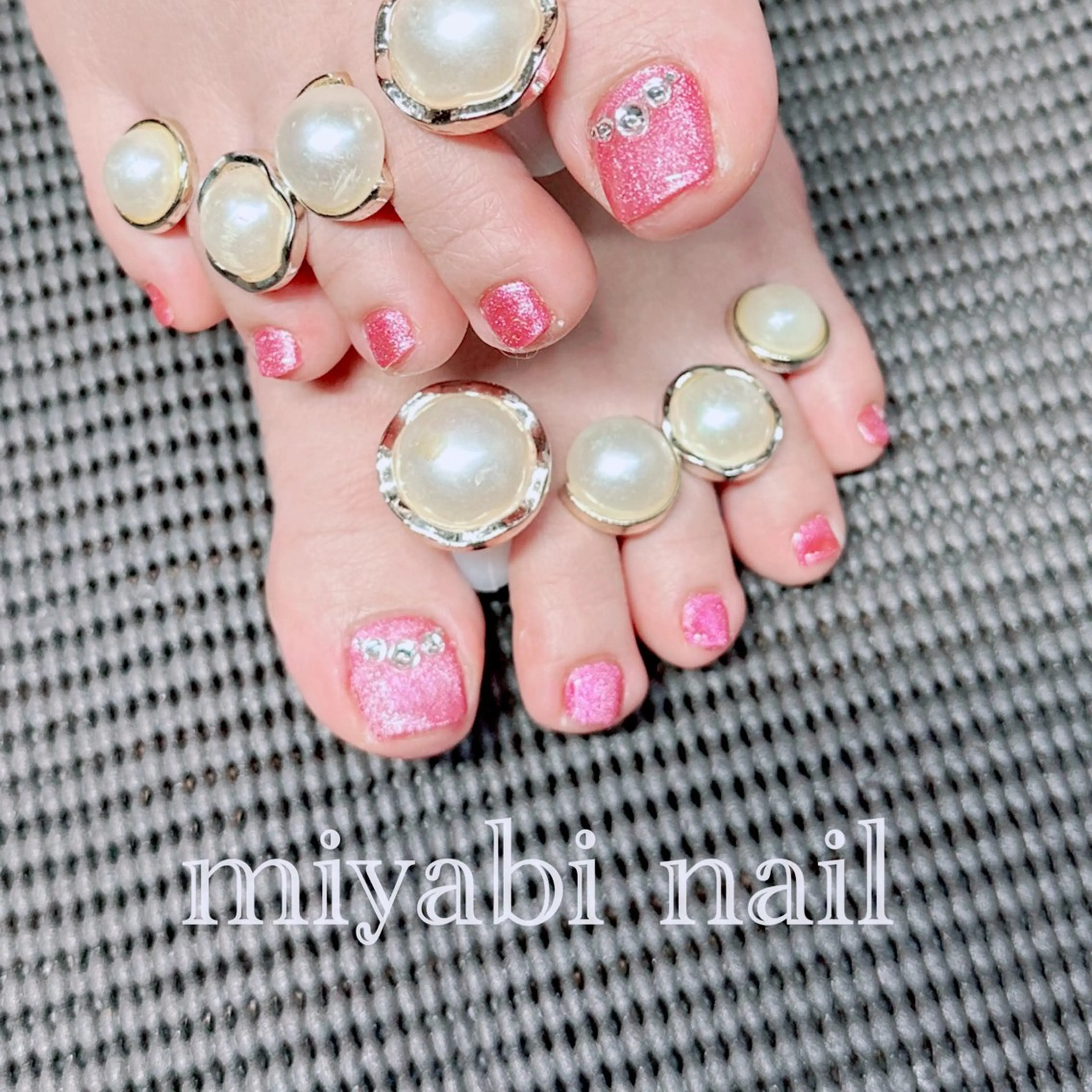 ネイル アートネイル フットネイル ジェルネイル マグネットネイル ピンク フットネイル miyabi nail 桂川駅近くのネイルデザイン
