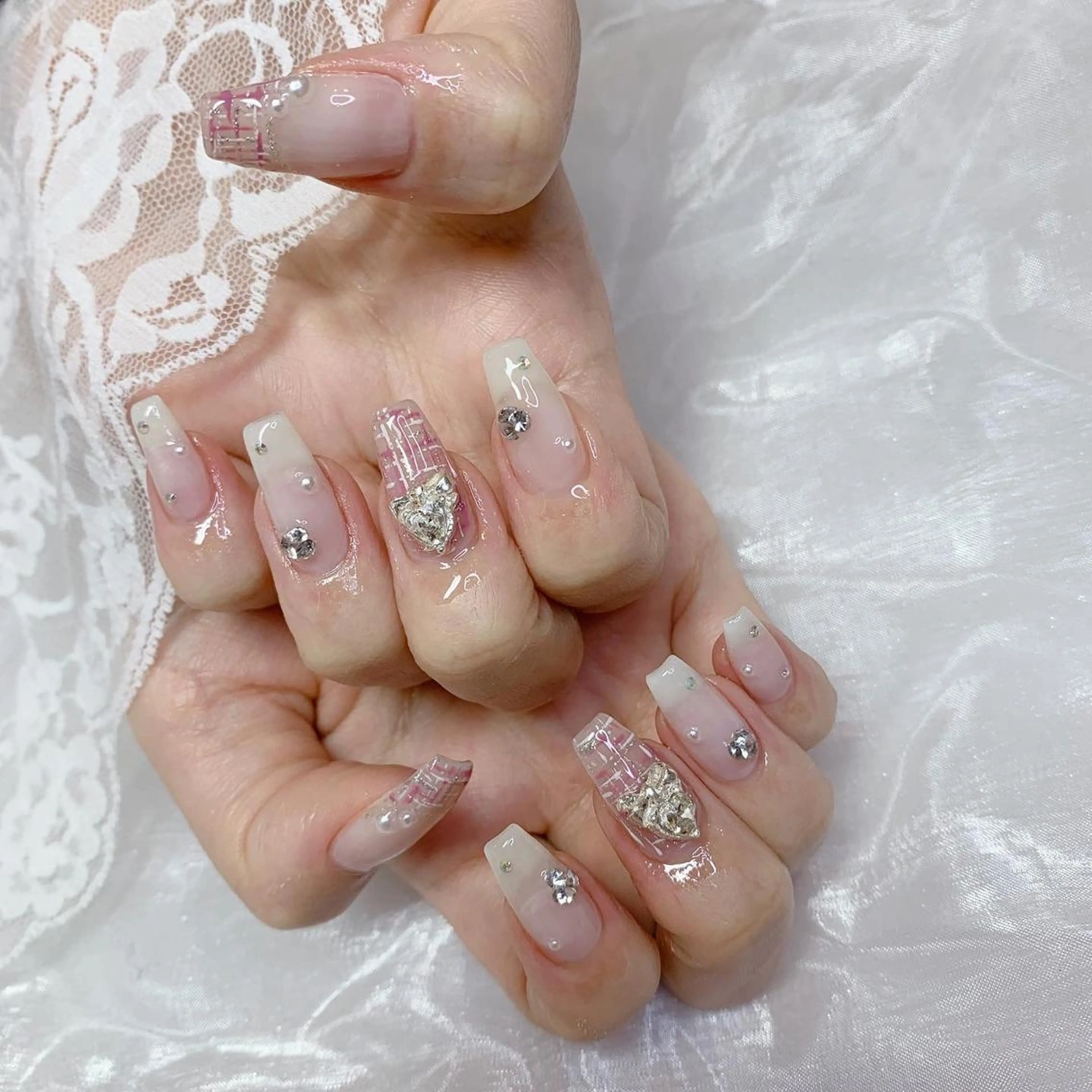 ネイル ハンドネイル La neige* yuki 🥯🍑のネイルデザイン