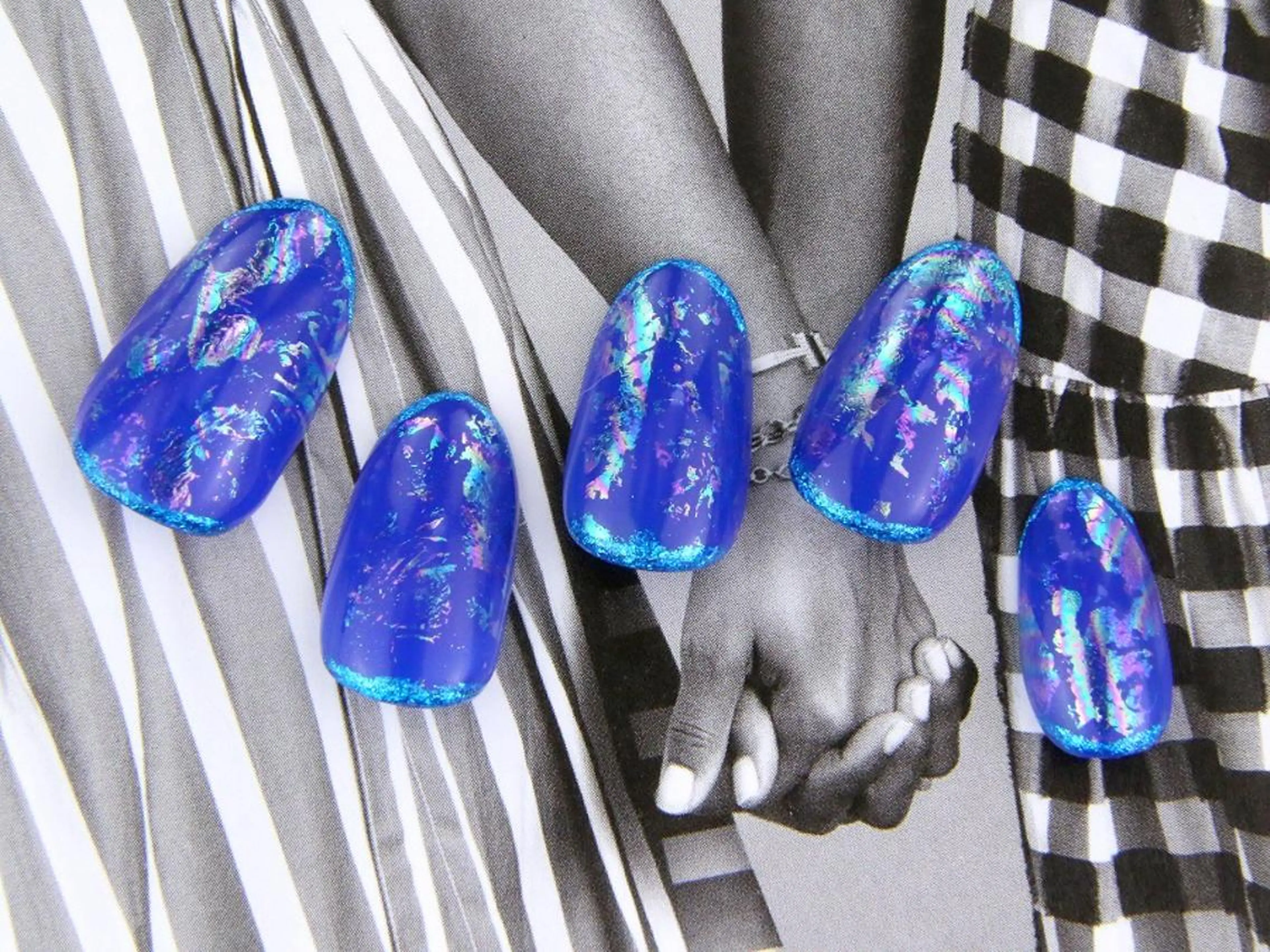 ネイル アートネイル 【カメレオン】 上村 祥子のヘアスタイル