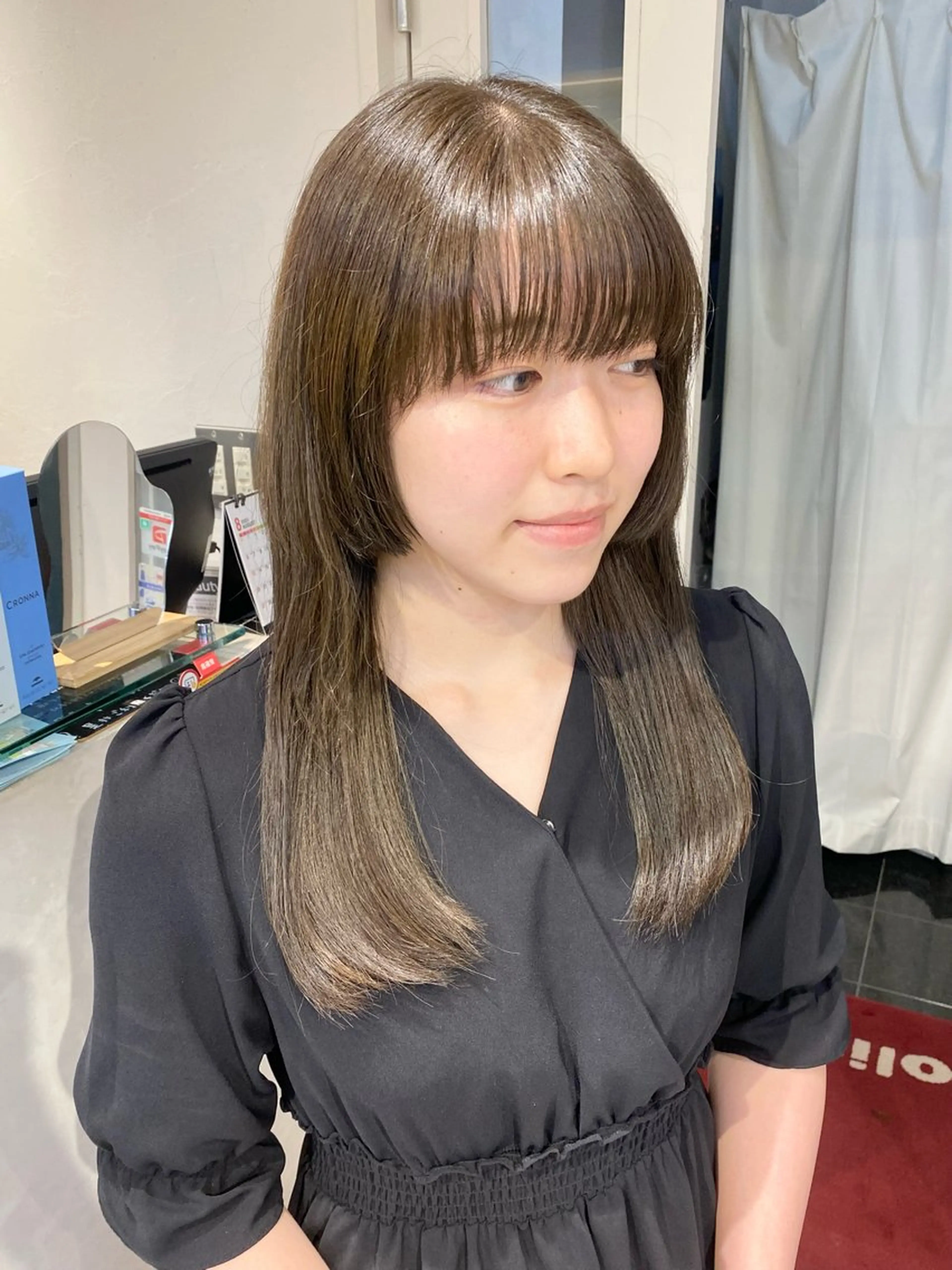ロング カラー ベージュカラー 透明感カラー オリーブベージュ Aya　ブリーチなし 🌱　ダブルカラーのヘアスタイル