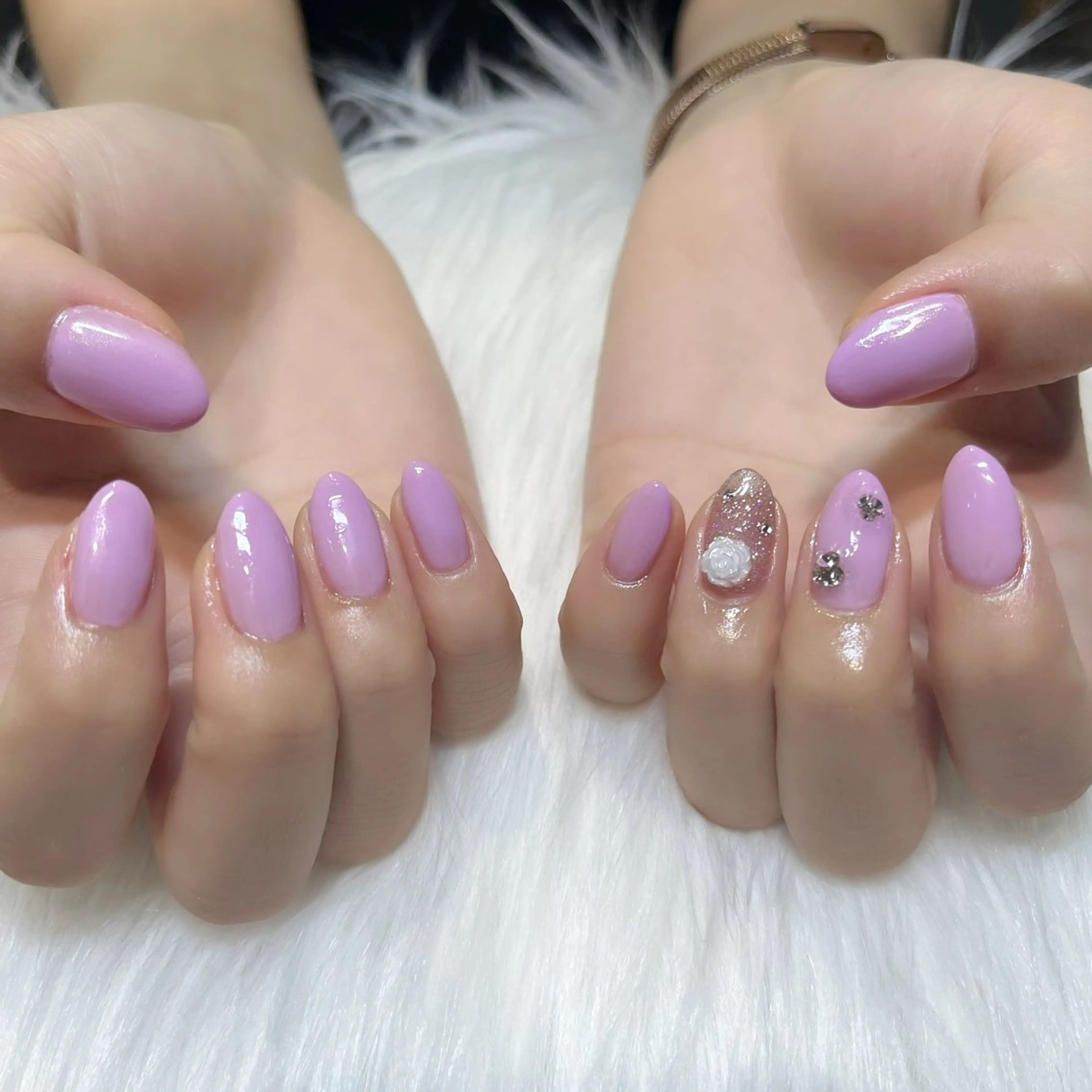 ネイル アートネイル ガーリー 韓国ネイル 持ち込み ワンホンネイル ハンドネイル KOKONA 🎀のネイルデザイン