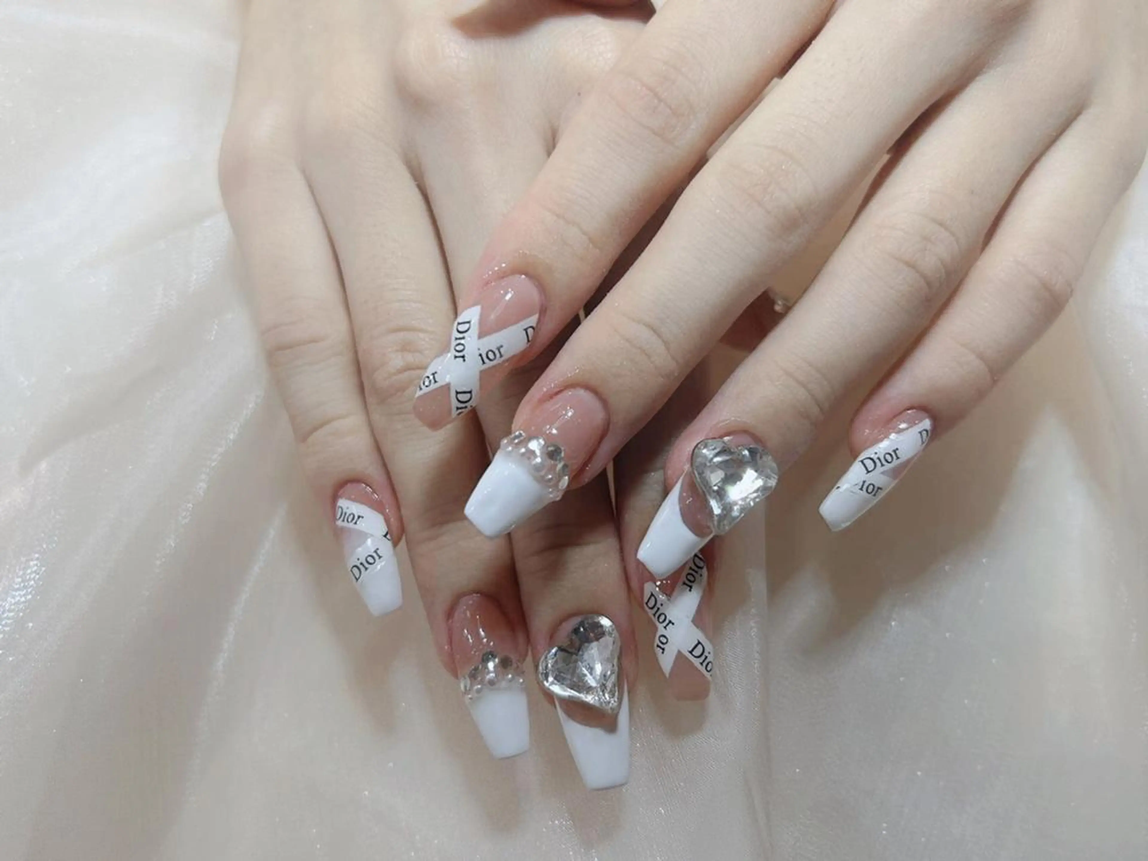 ネイル VIVIAN リサのネイルデザイン