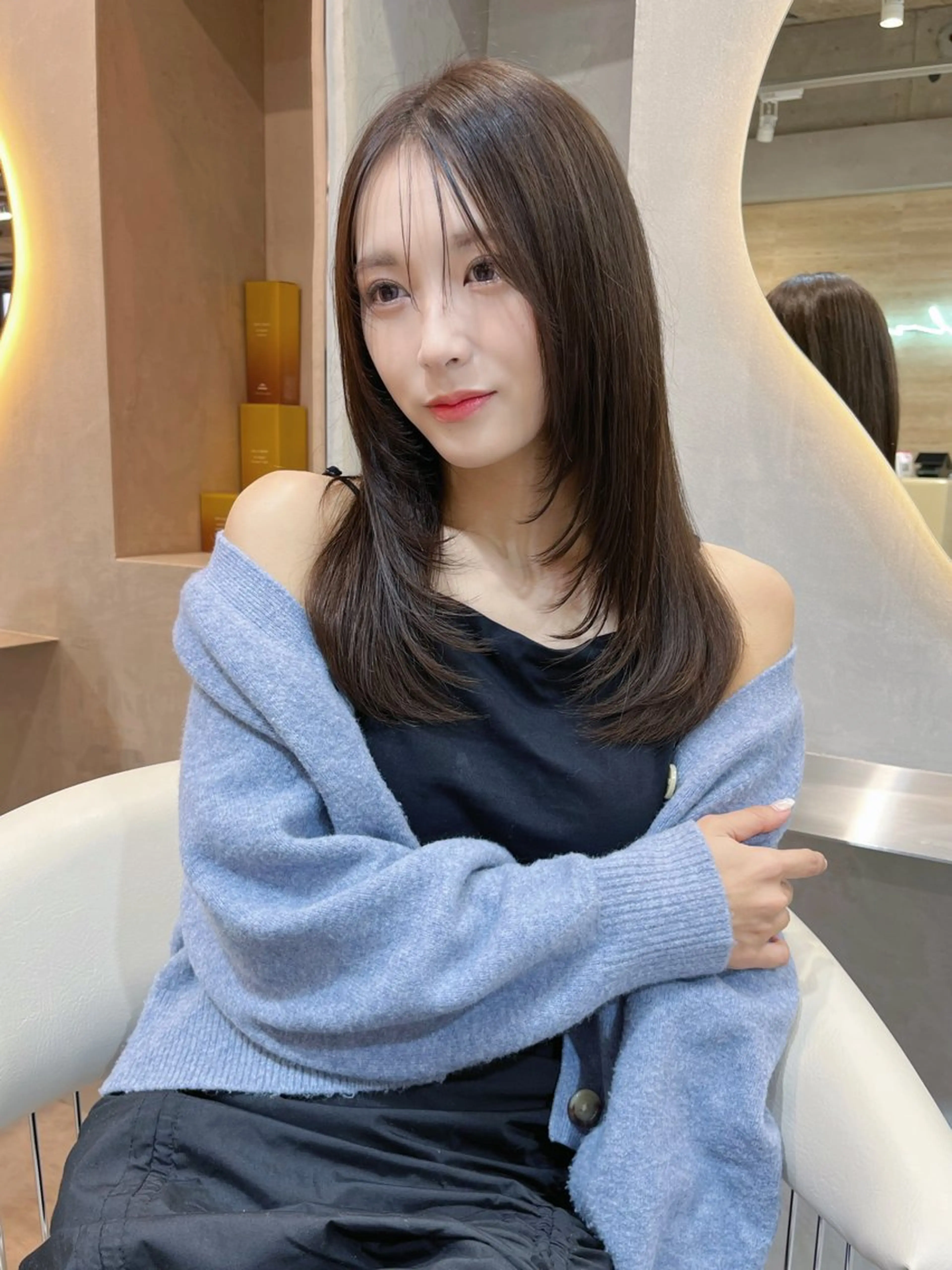 セミロング カラー 韓国風ヘア レイヤーカット ワンホンヘア 大人韓国ヘア🇰🇷 蒲生優のヘアスタイル