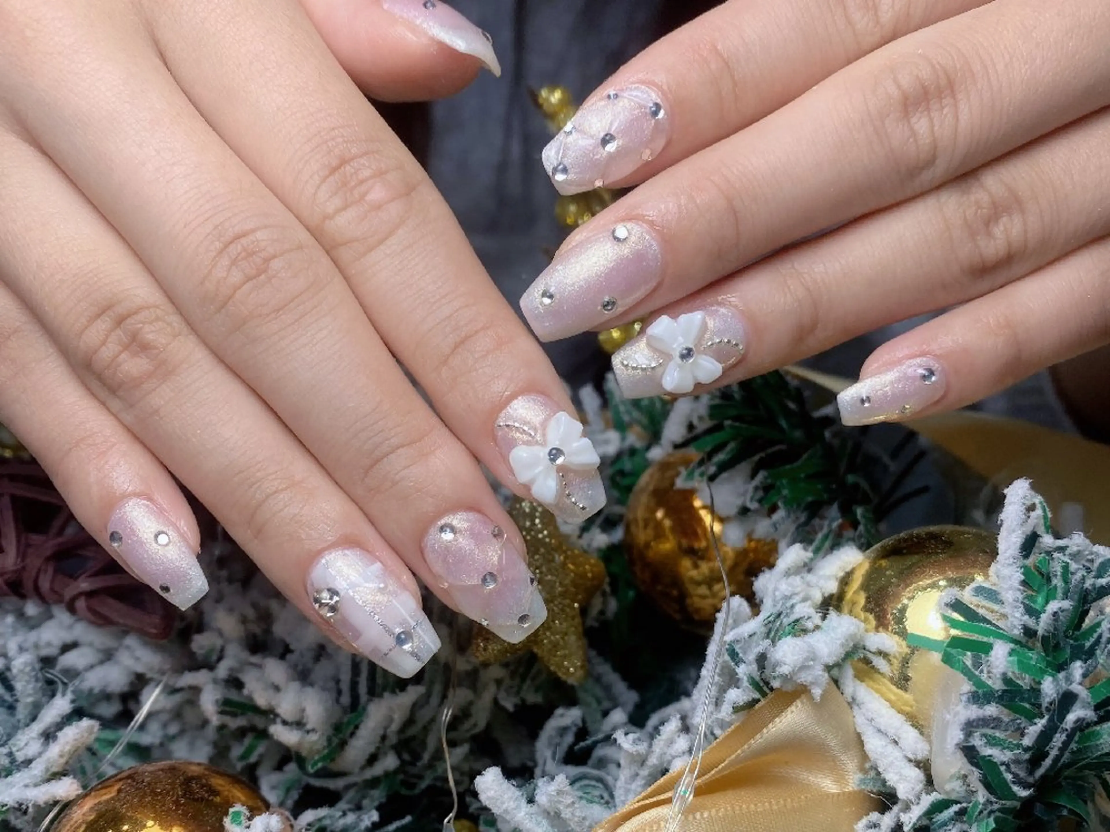 ネイル チークネイル 長さ出し フレンチネイル ジェルネイル ガラスフレンチ ハンドネイル UM Nail Salonのネイルデザイン