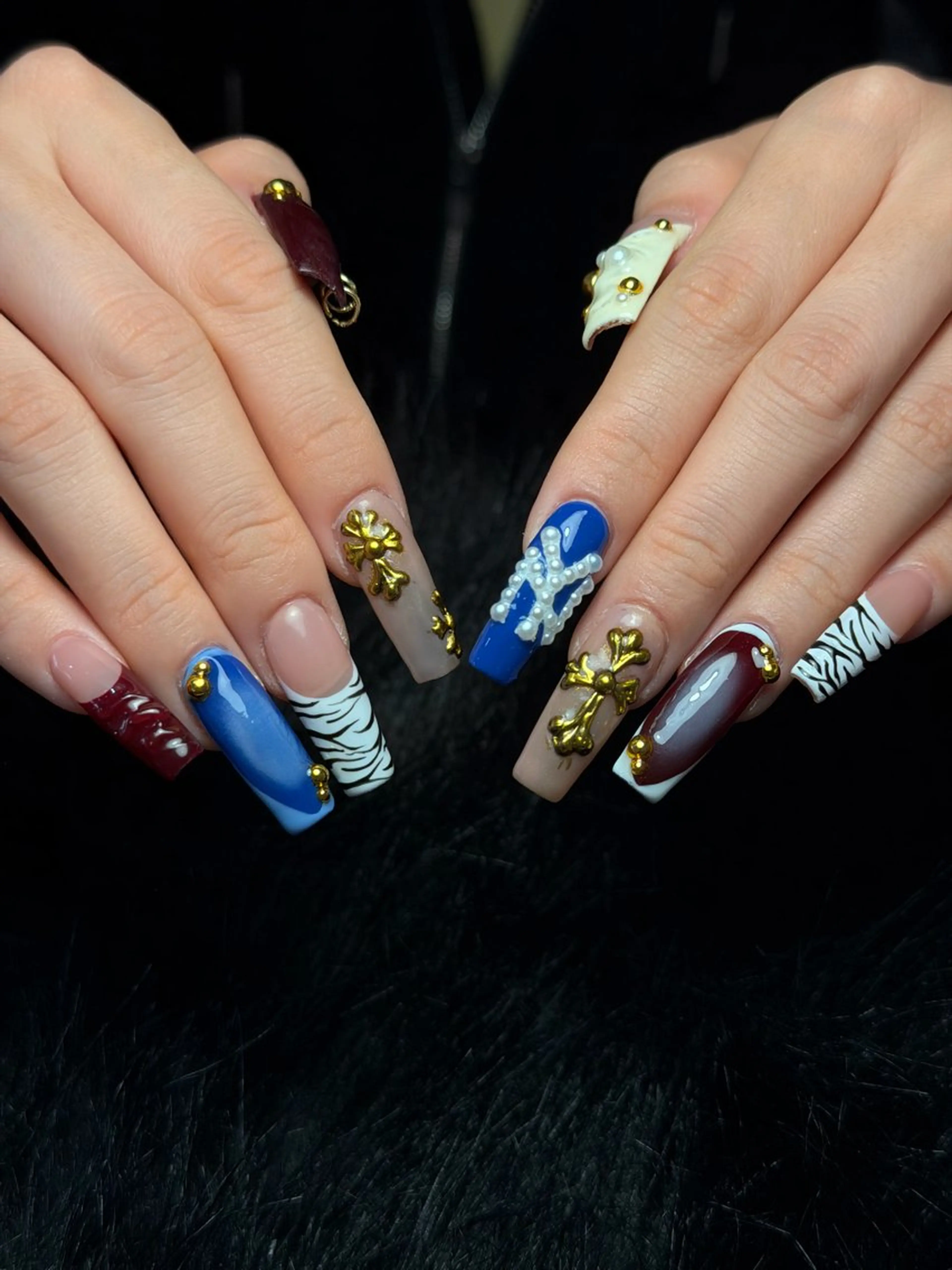 ネイル フレンチネイル グラデーション 韓国ネイル マグネットネイル シンプルネイル ハンドネイル CoMo Nail Studio所属・CoMo Nailのネイルデザイン