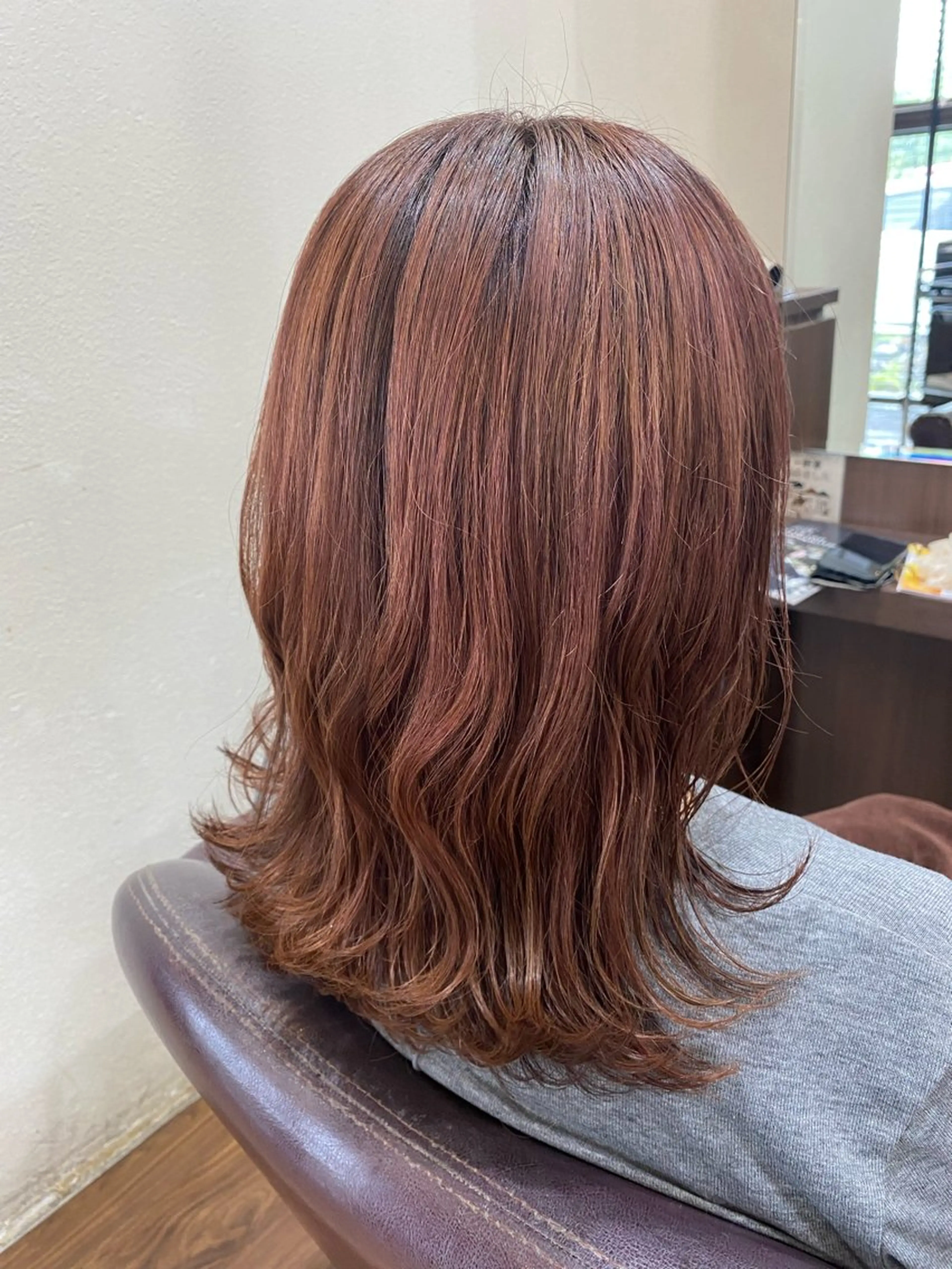 ミディアム カラー ベージュカラー ピンクカラー ピンクベージュ 仲井 充のヘアスタイル