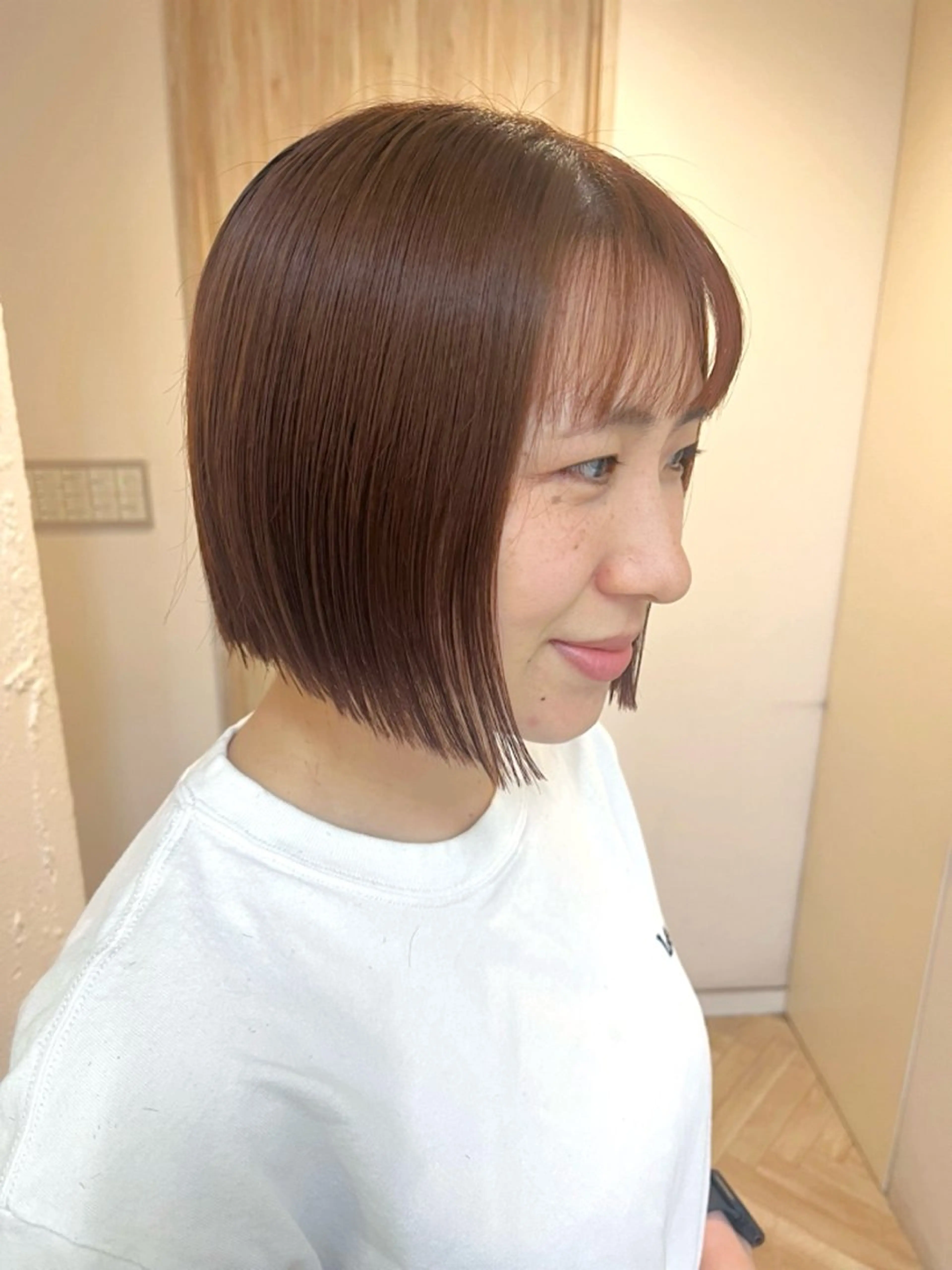 ショート カラー ピンクカラー ボブ トリートメント ボブ・レイヤー/ ベージュカラーのヘアスタイル