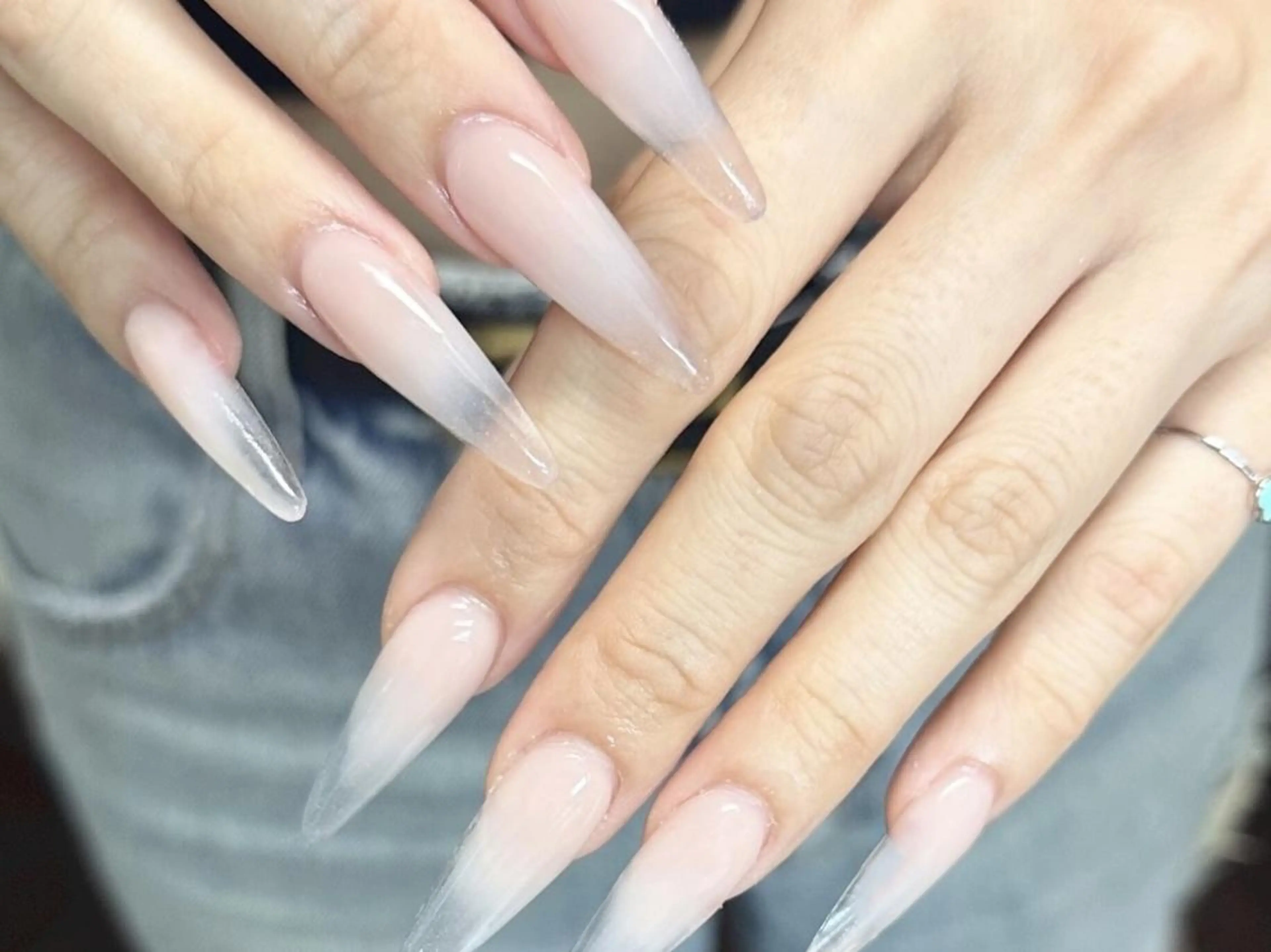 ネイル クリアネイル 長さ出し 韓国ネイル ニュアンスネイル スカルプネイル nailstudio eviz新宿店のネイルデザイン