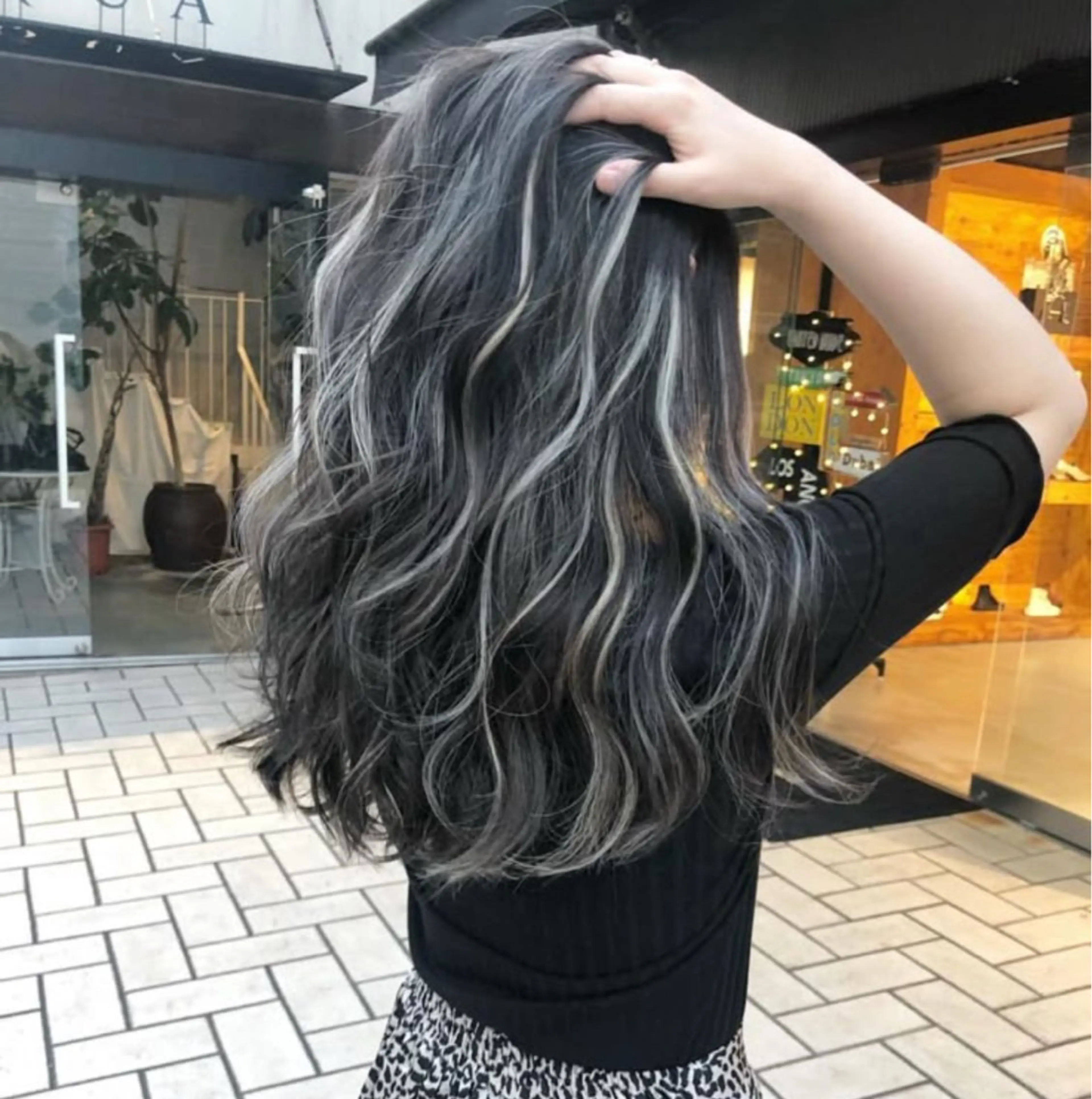 【🎀ダメージケアしながらブリーチ】デザインカラーの写真
