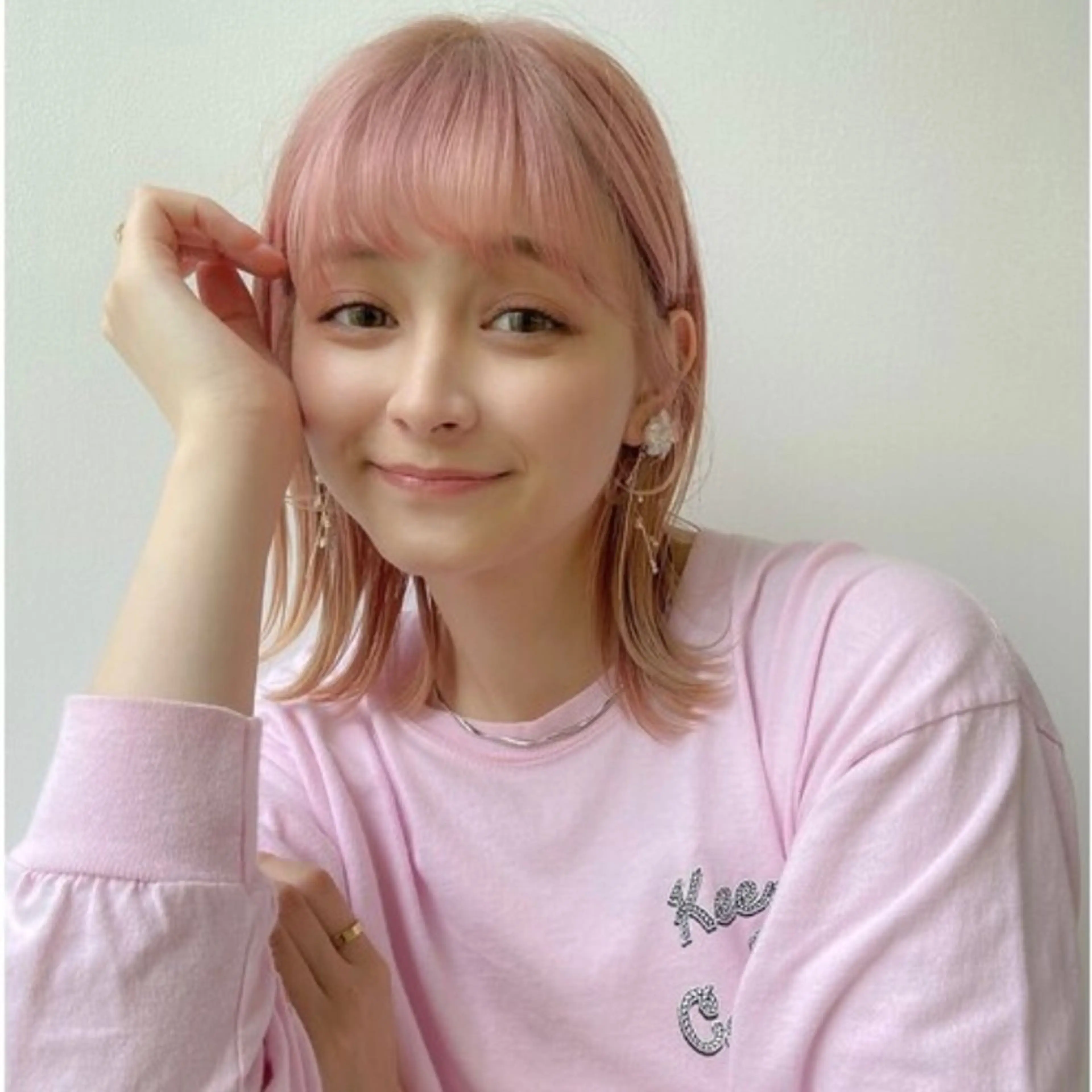 ショート カラー ベージュカラー デザインカラー ダブルカラー ハイトーンカラー イルミナカラー カット ヘアカラー トリートメント 心斎橋ダブルカラー ボブ/レイヤーのヘアスタイル