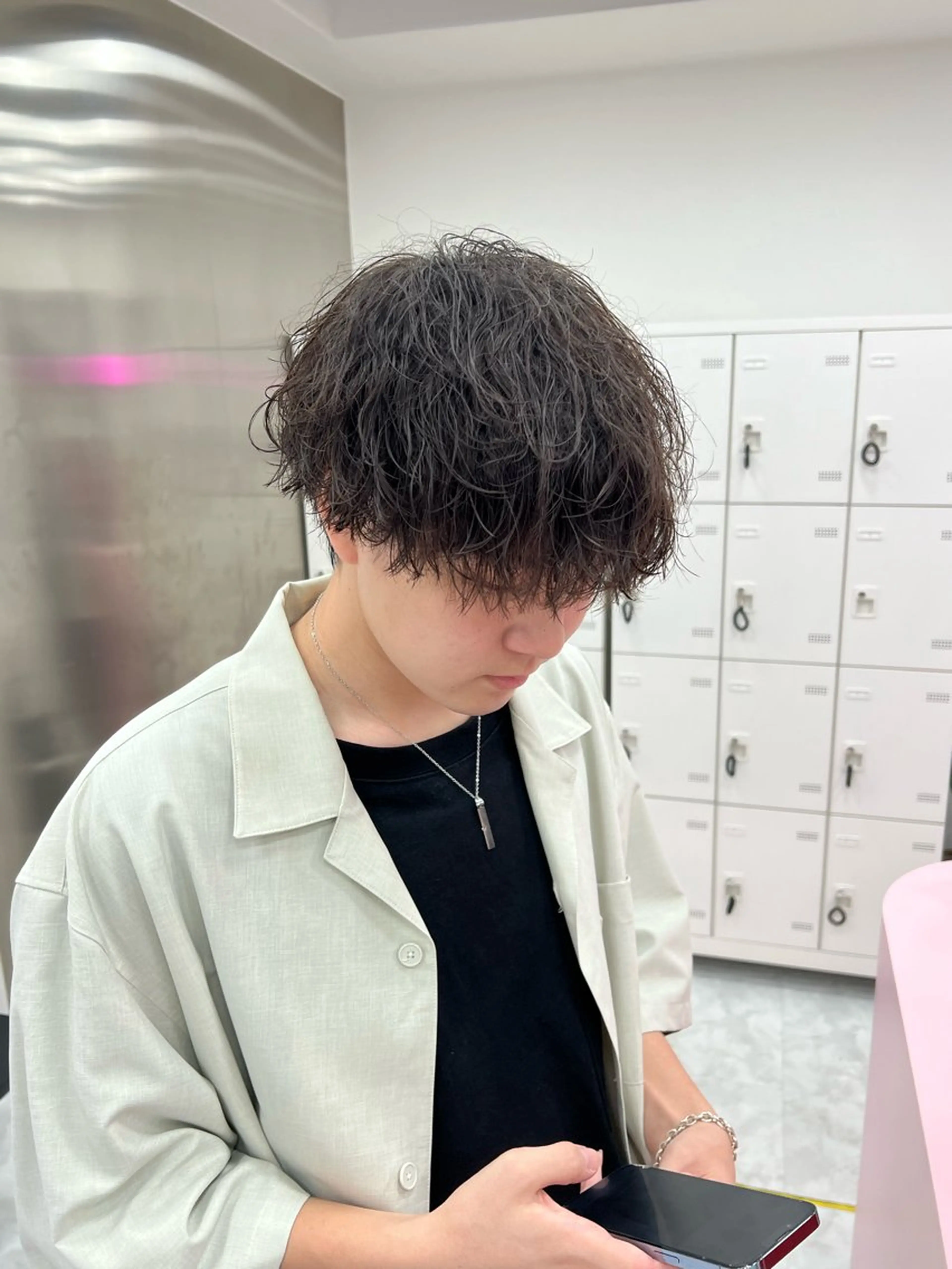 ミディアム パーマ メンズ ミディアムパーマ センターパート メンズ韓国風 韓国マッシュ マッシュウルフ トレンド/レイヤー うる艶🪞CANDYのヘアスタイル