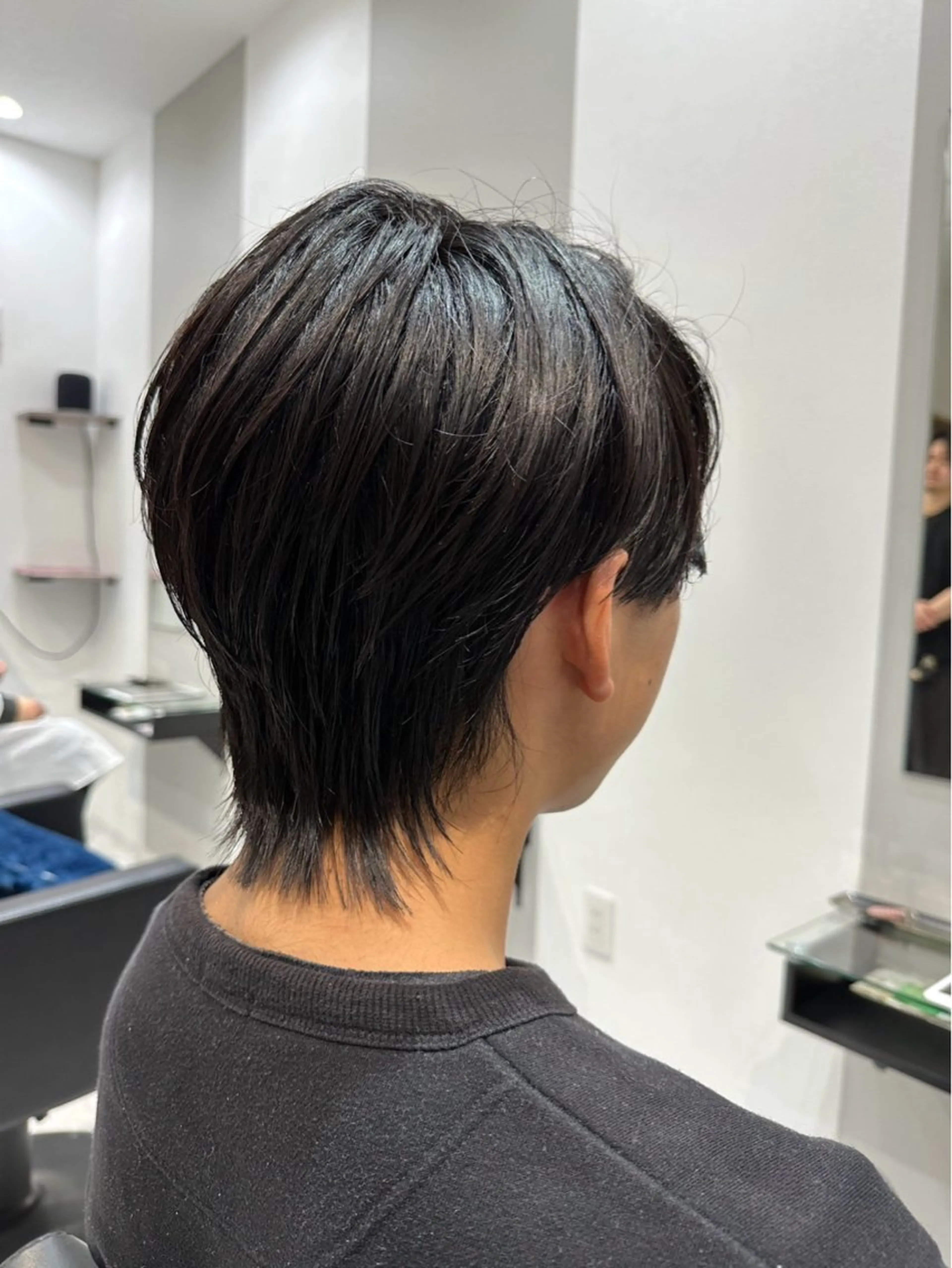 カットモデル✨スタイリストに見てもらいながらですの写真