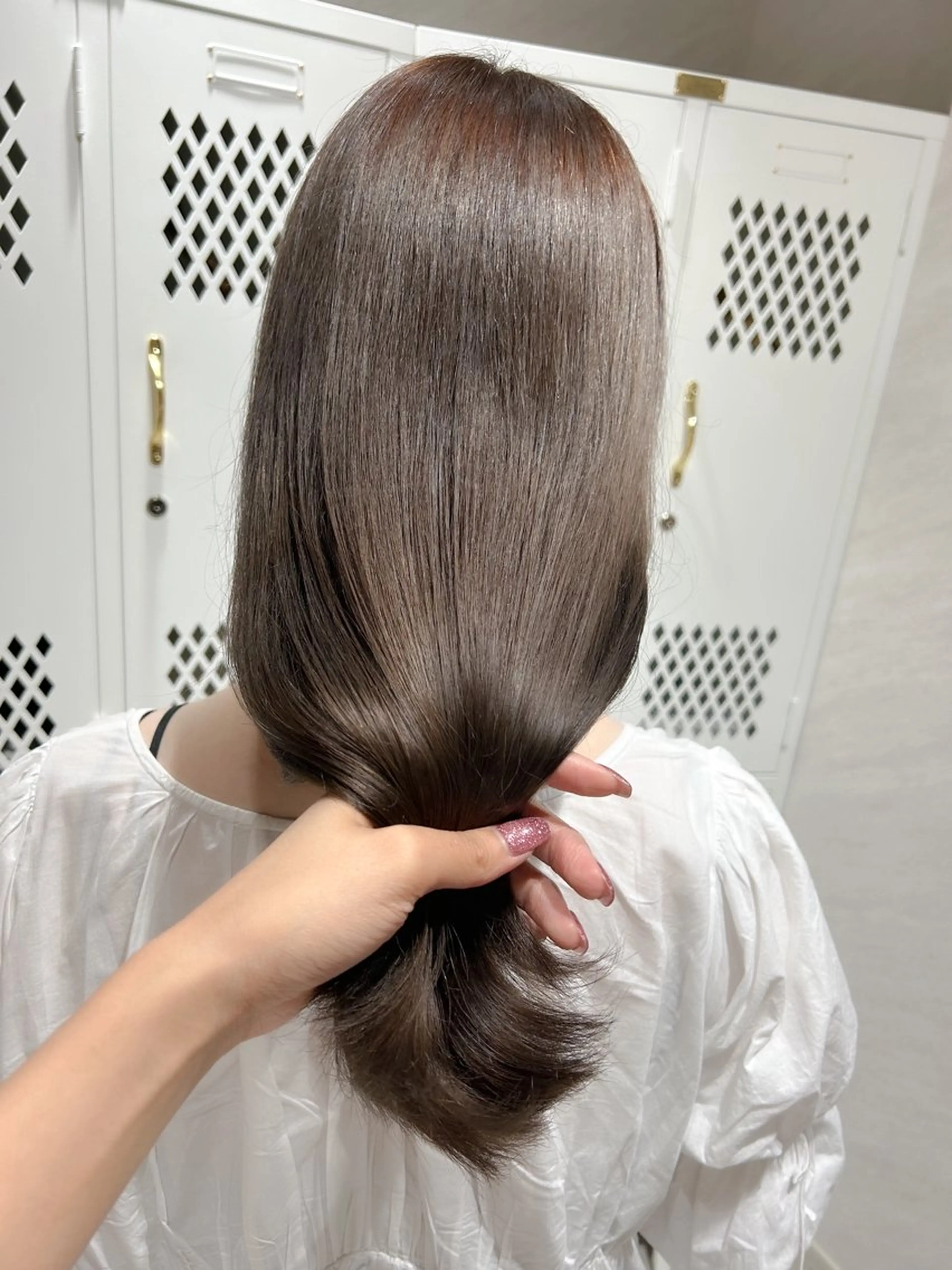 セミロング カラー グレージュ ミルクティーグレージュ 🎀髪質改善・艶髪カ ラー🎀YUMEKAのヘアスタイル