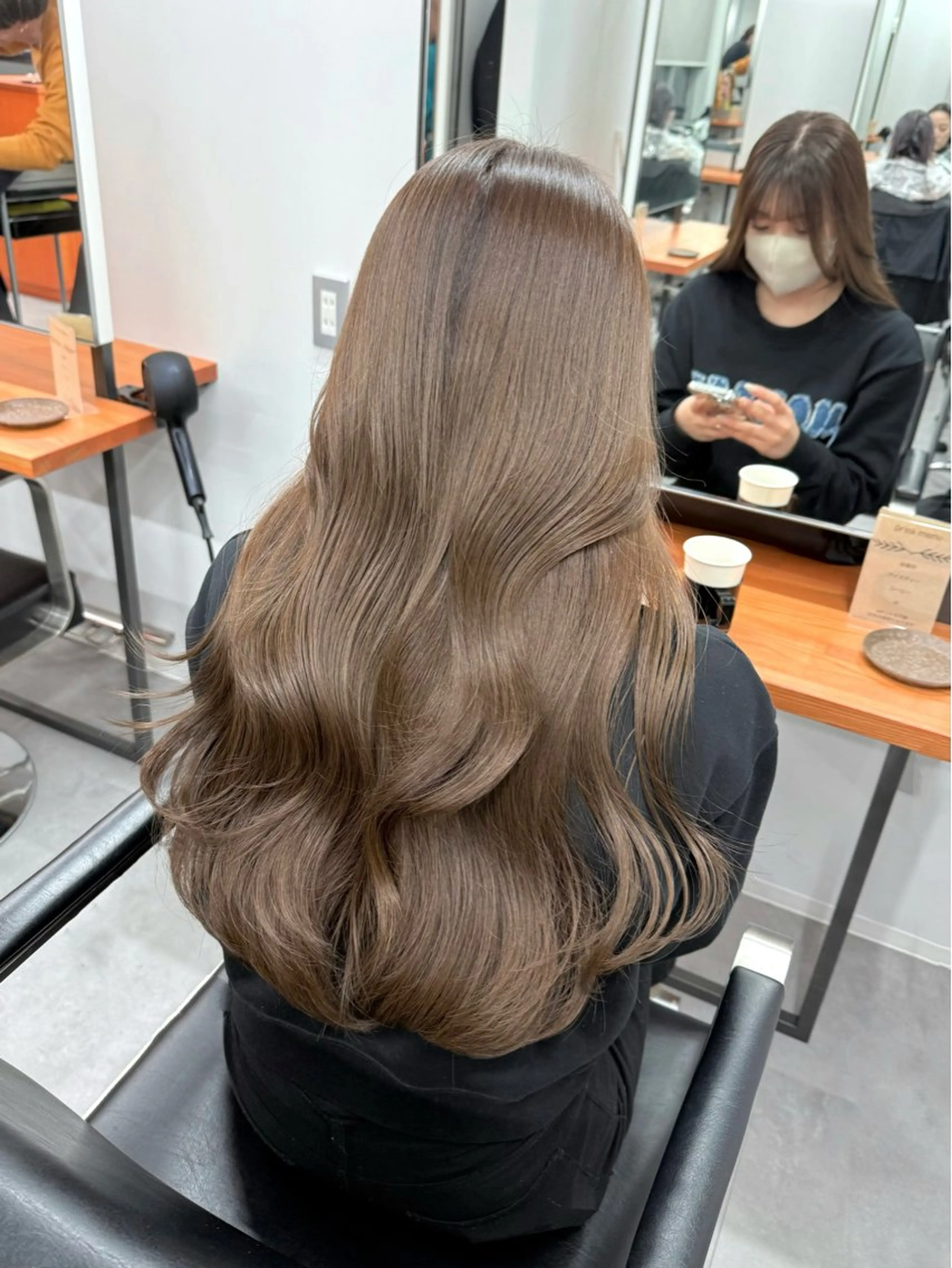 ロング カラー ヘアカラー ミルクティーベージュ ❤︎レイヤー　MIAのヘアスタイル