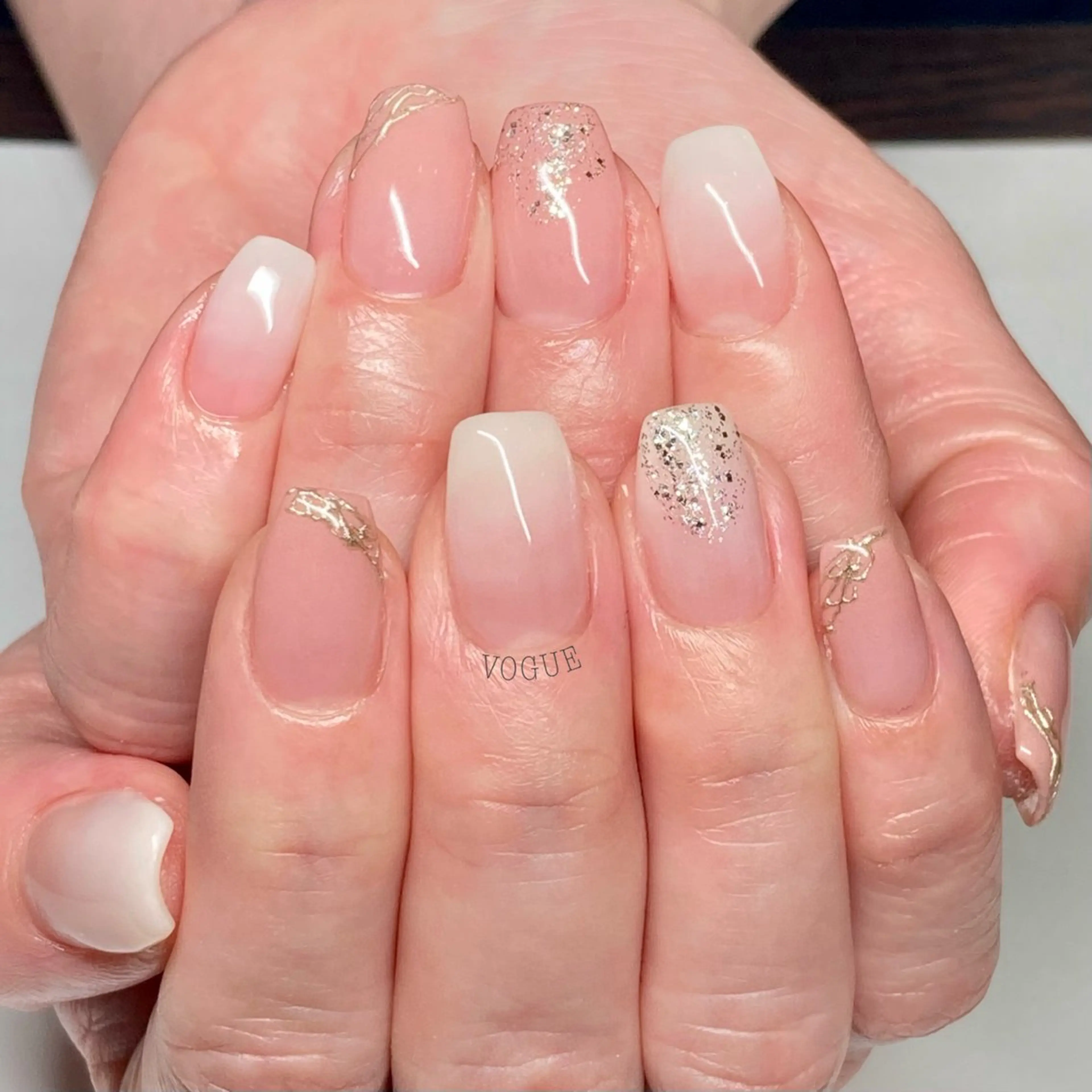 ネイル ハンドネイル VOGUE ×SWANのネイルデザイン