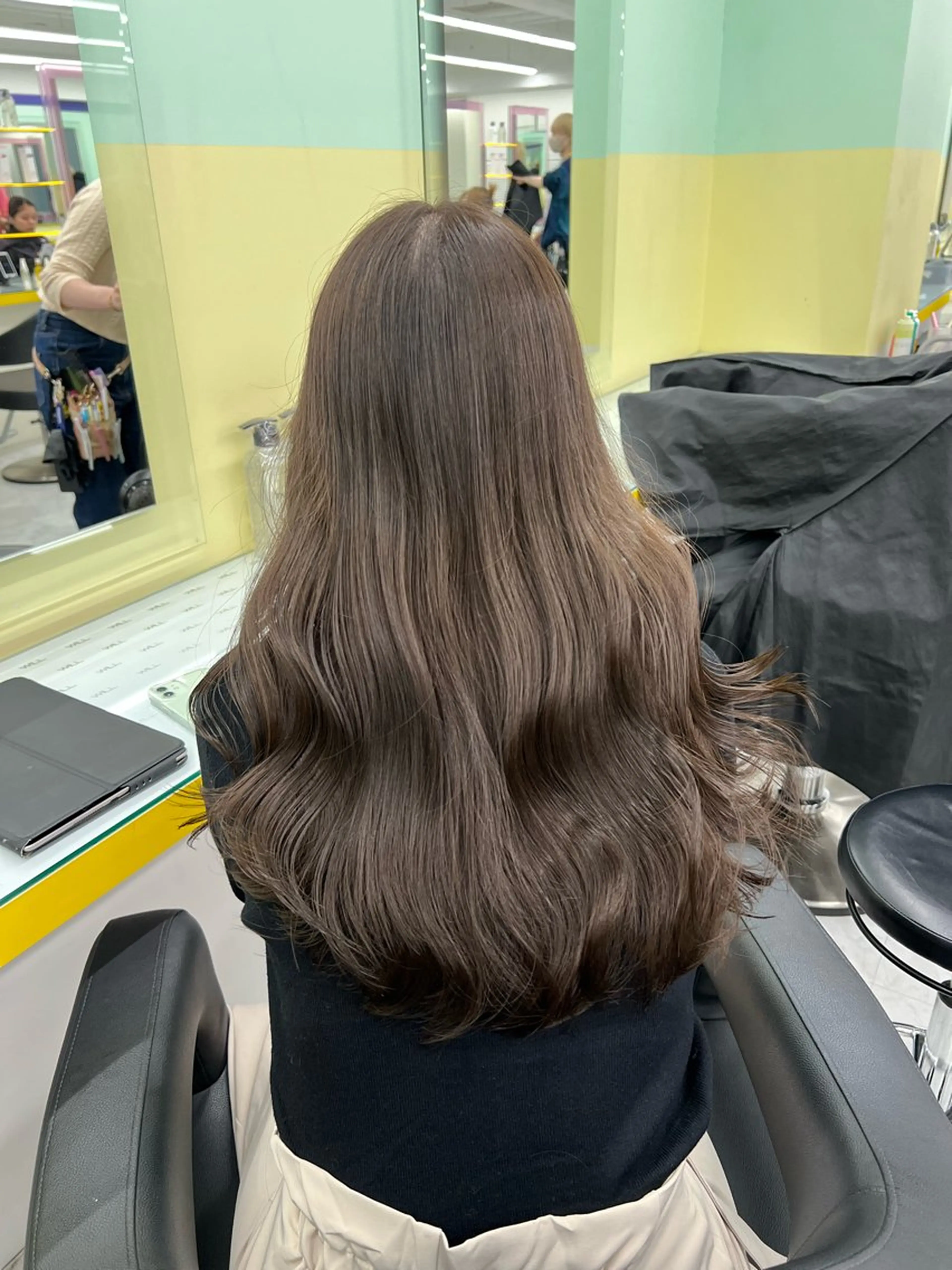 セミロング ヘアカラー トリートメント ヘッドスパ ヘアセット 💍レイヤーカット 艶髪💍亘紘輝のヘアスタイル