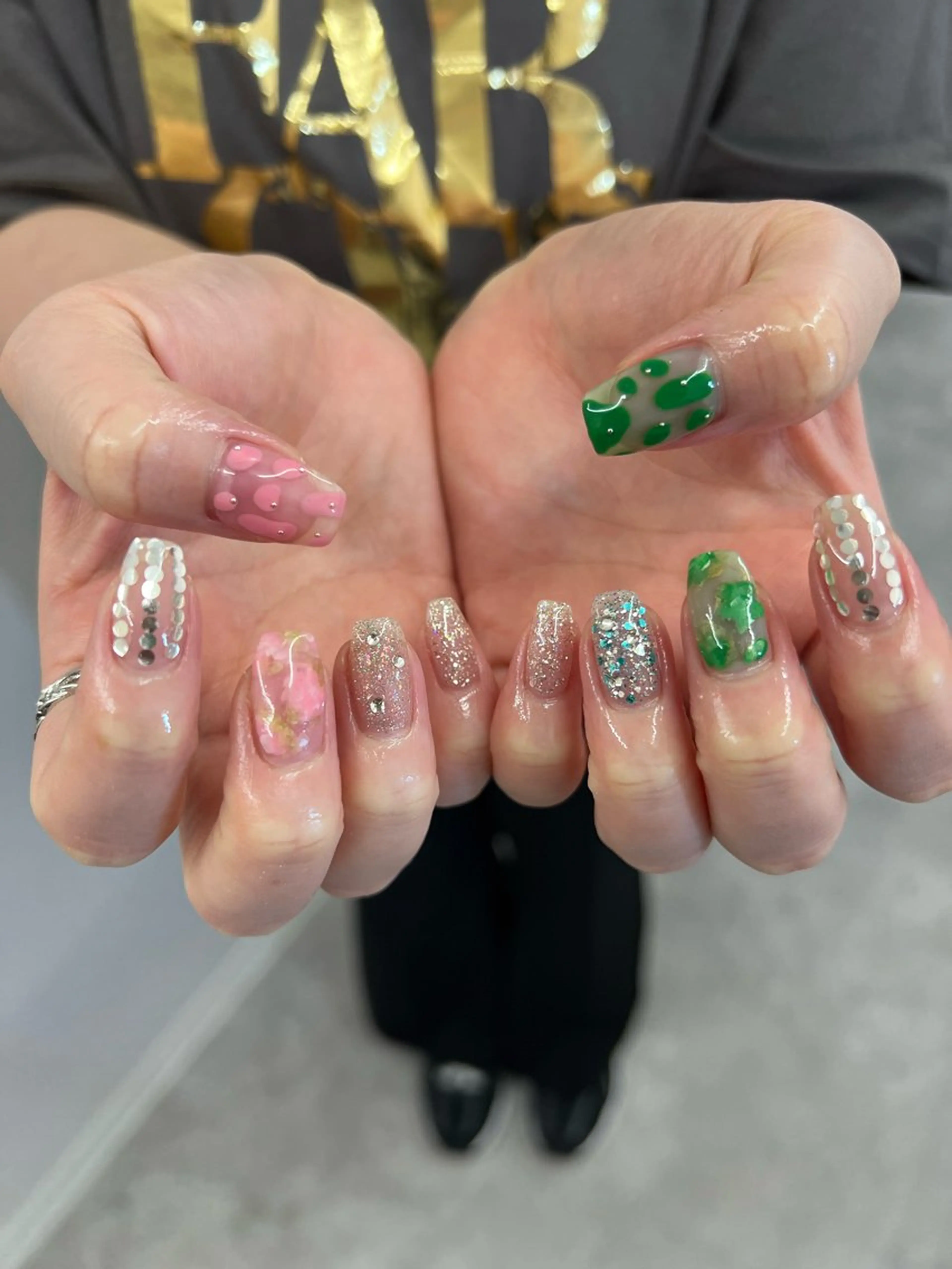 ネイル ジェルネイル ラメ(グリッター) マグネットネイル ニュアンスネイル パラジェル ハンドネイル ハンドケア Bana_ Nailのネイルデザイン