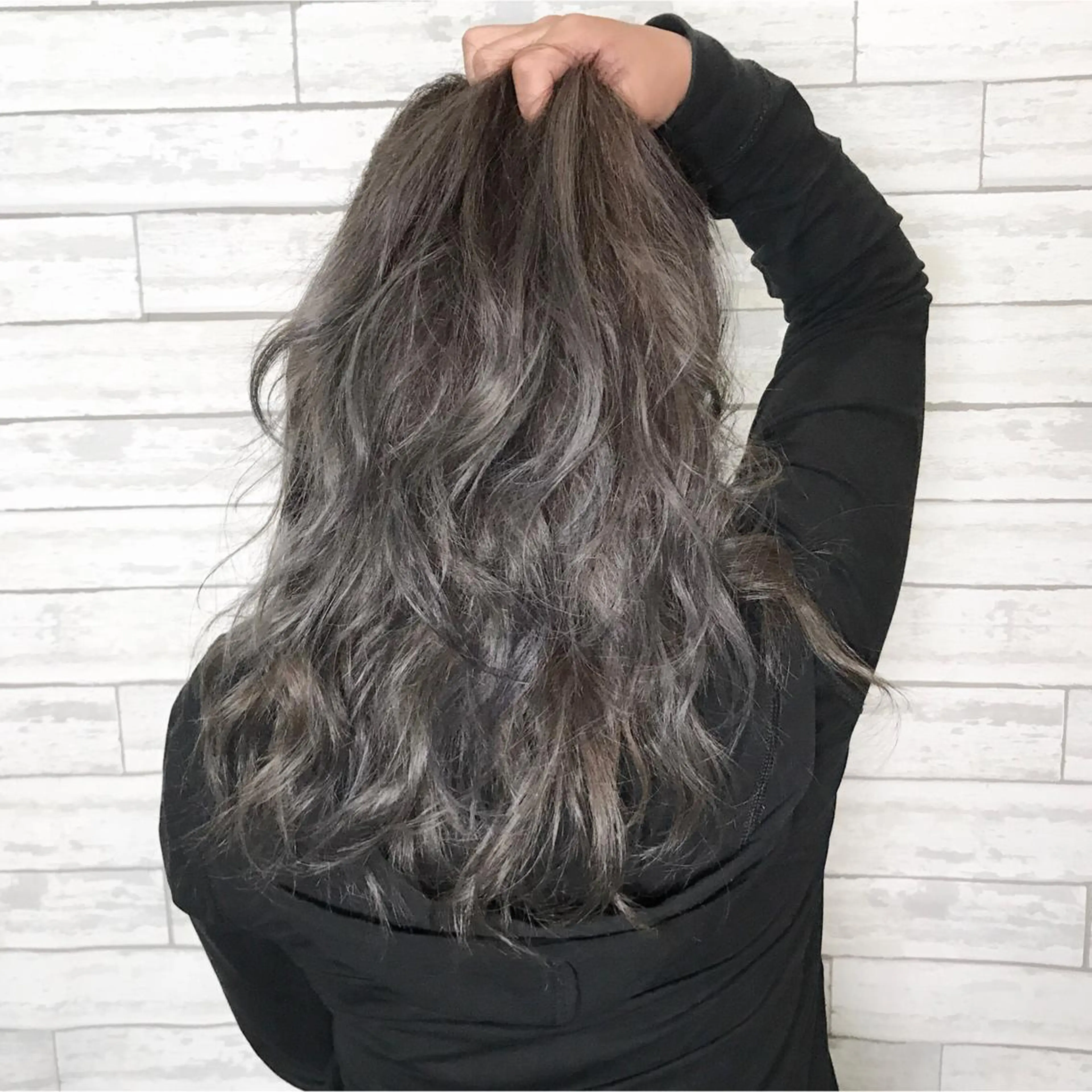 セミロング カラー ヘアアレンジ ブリーチ ダブルカラー シルバー ANBEL所属・ANBEL代表 西尾裕樹のヘアスタイル