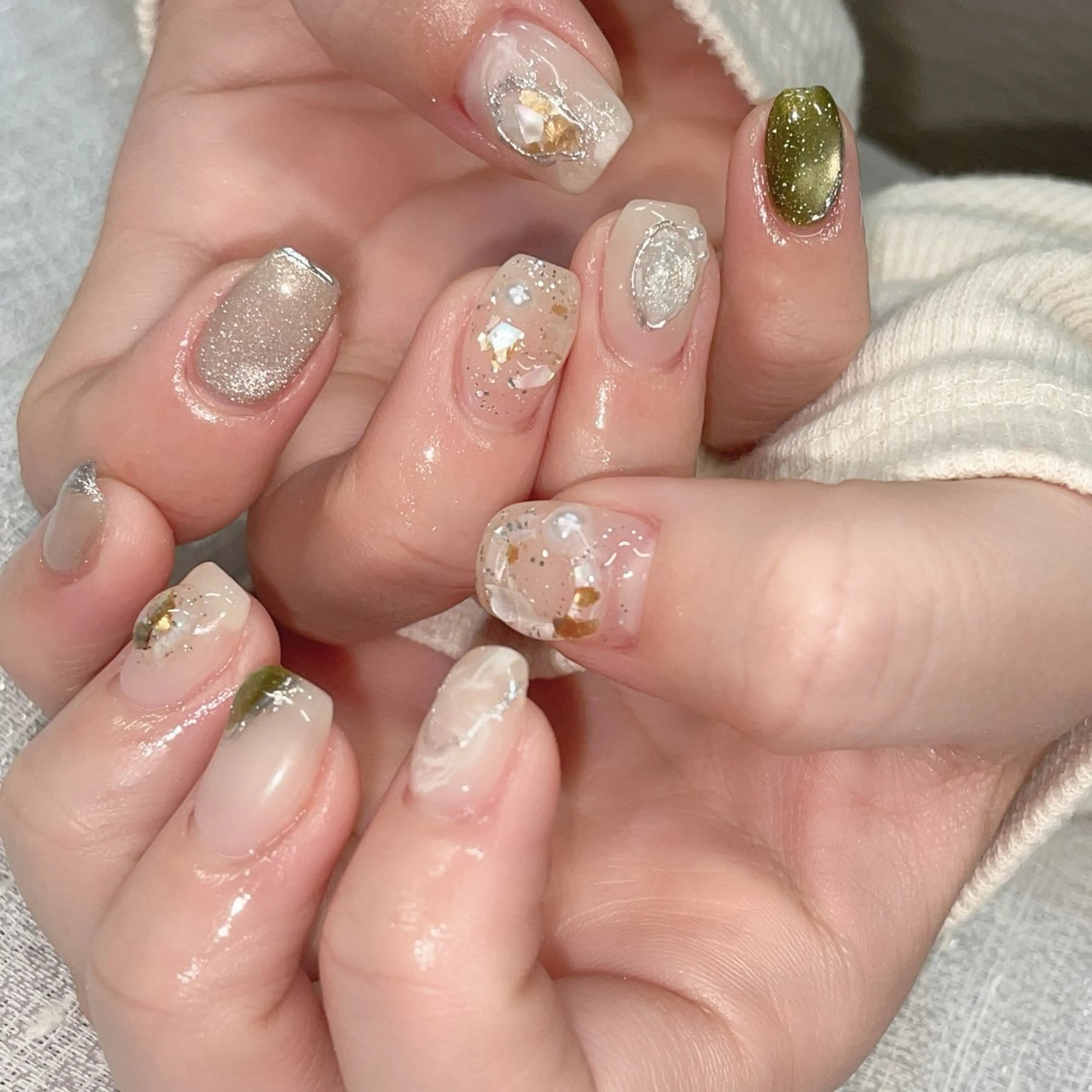 ネイル アートネイル マグネットネイル ミラーネイル ニュアンスネイル 冬ネイル 林 ✨syousyouのネイルデザイン