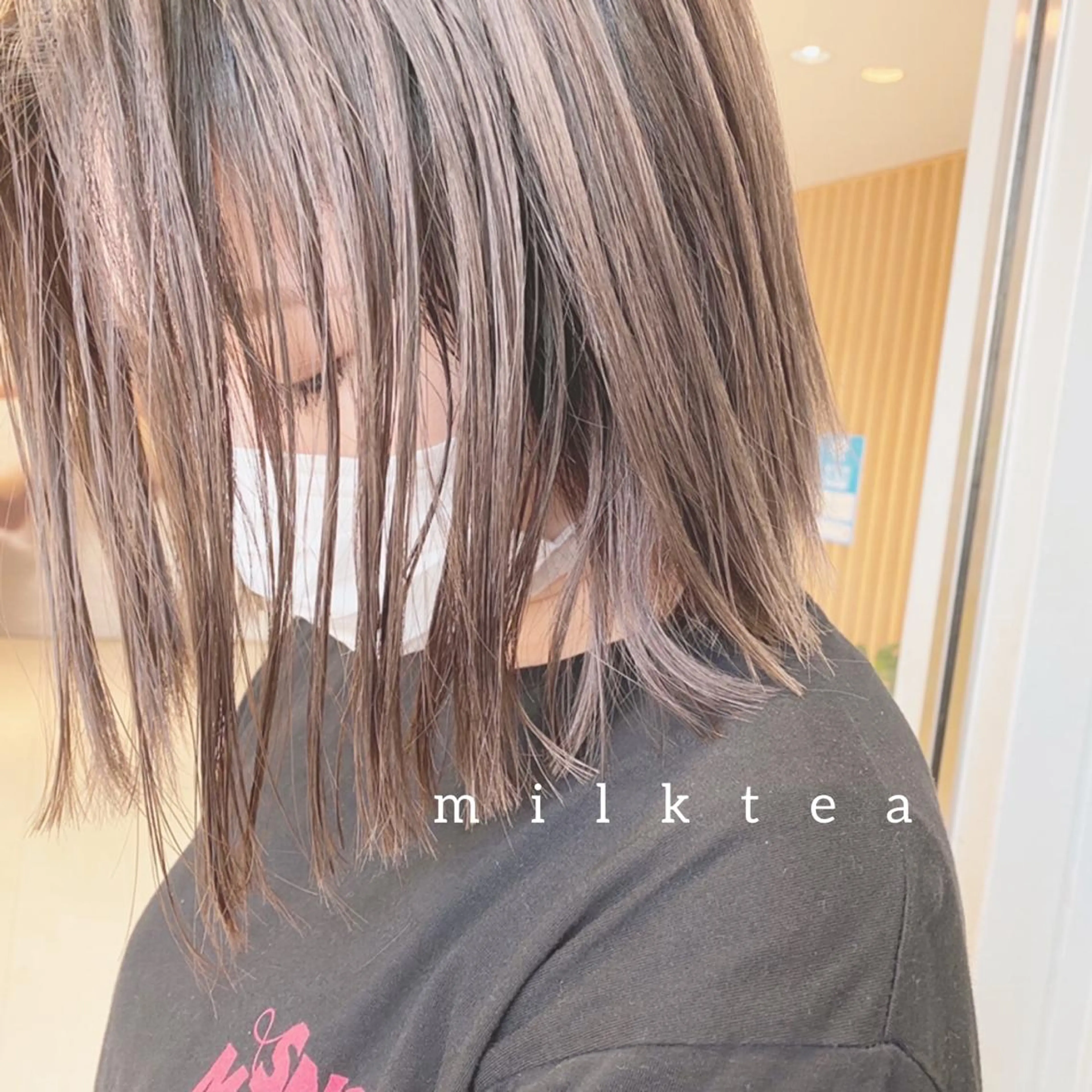 ミディアム まお♡レイヤーカット 耳ツボジュエリーのヘアスタイル
