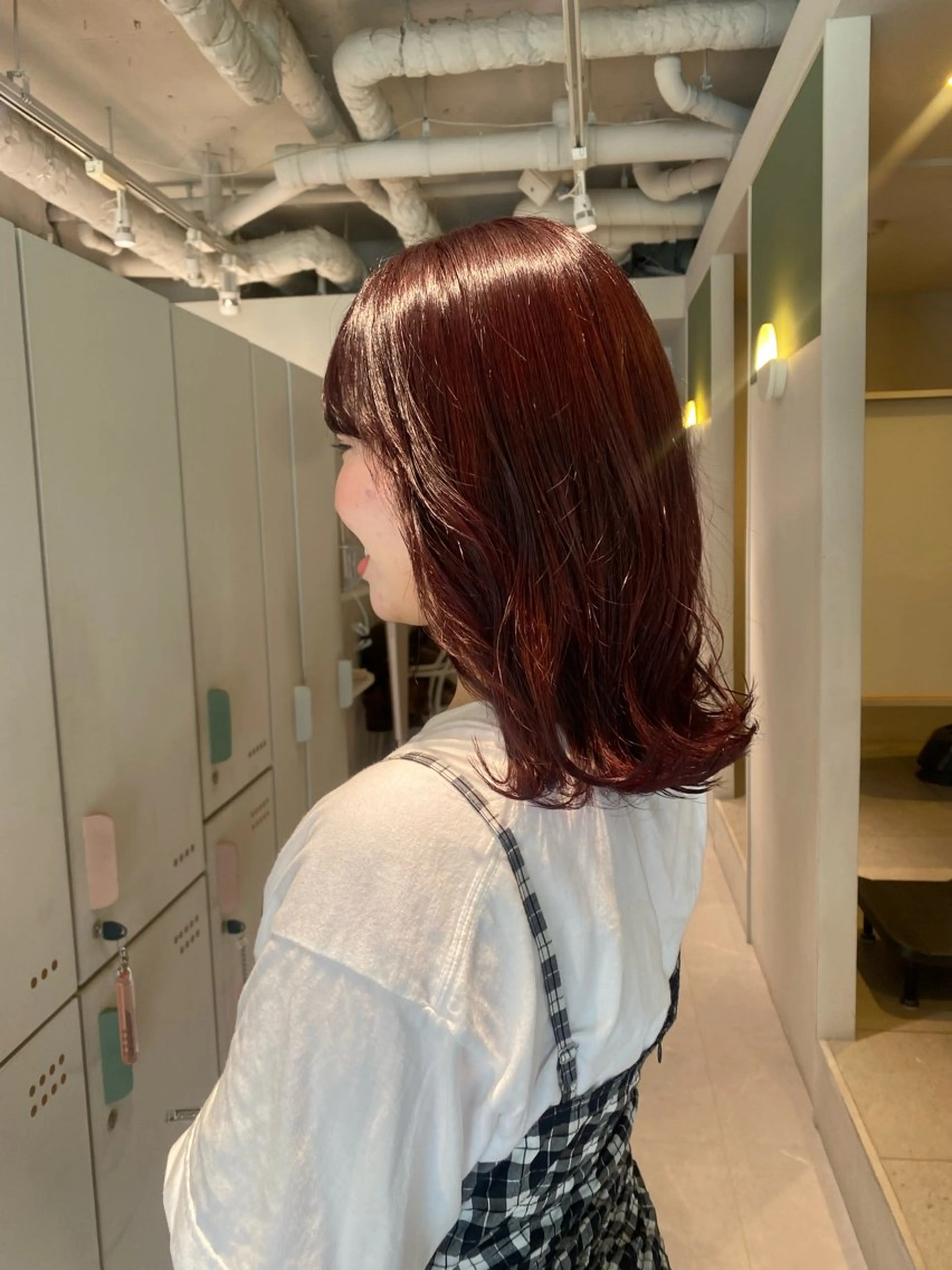 カラー レッドカラー ヘアカラー momb所属・杉浦 姫菜のヘアスタイル