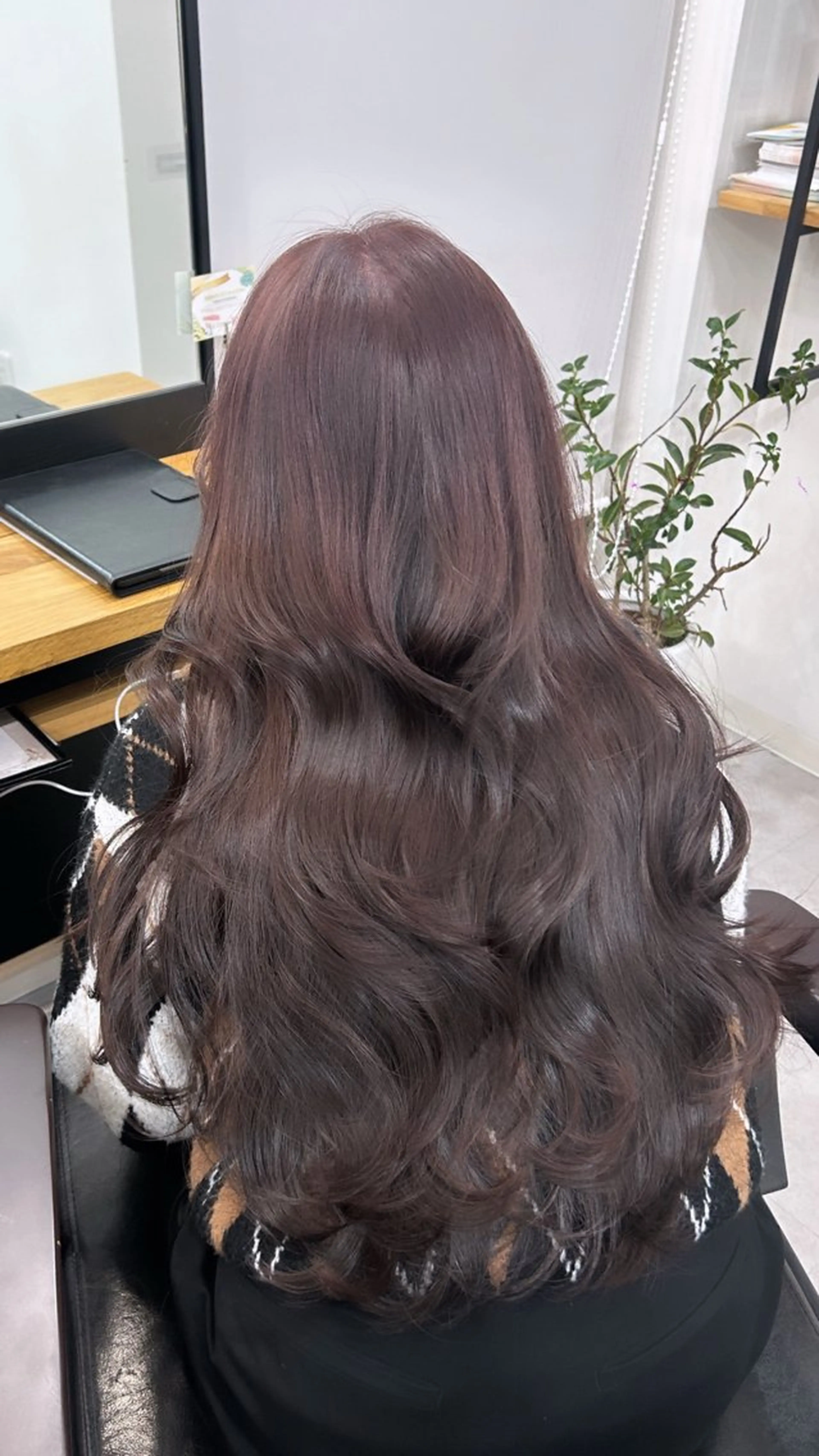 ロング 臼杵 晴のヘアスタイル