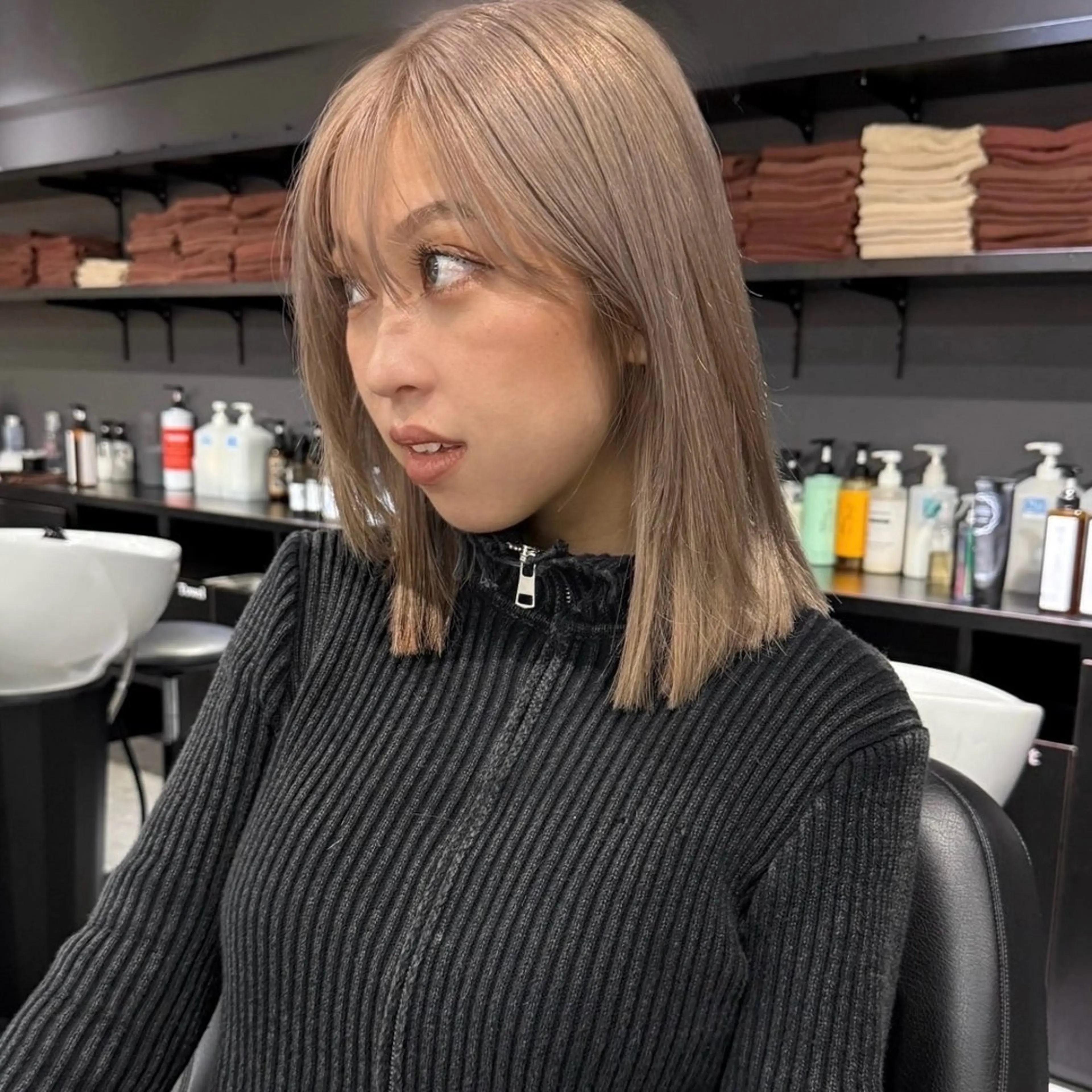 ミディアム カラー ベージュカラー ミルクティーベージュ 髪質改善 レイヤーカット カット ヘアカラー レイヤー/暖色/ ミルクティー/マリアのヘアスタイル