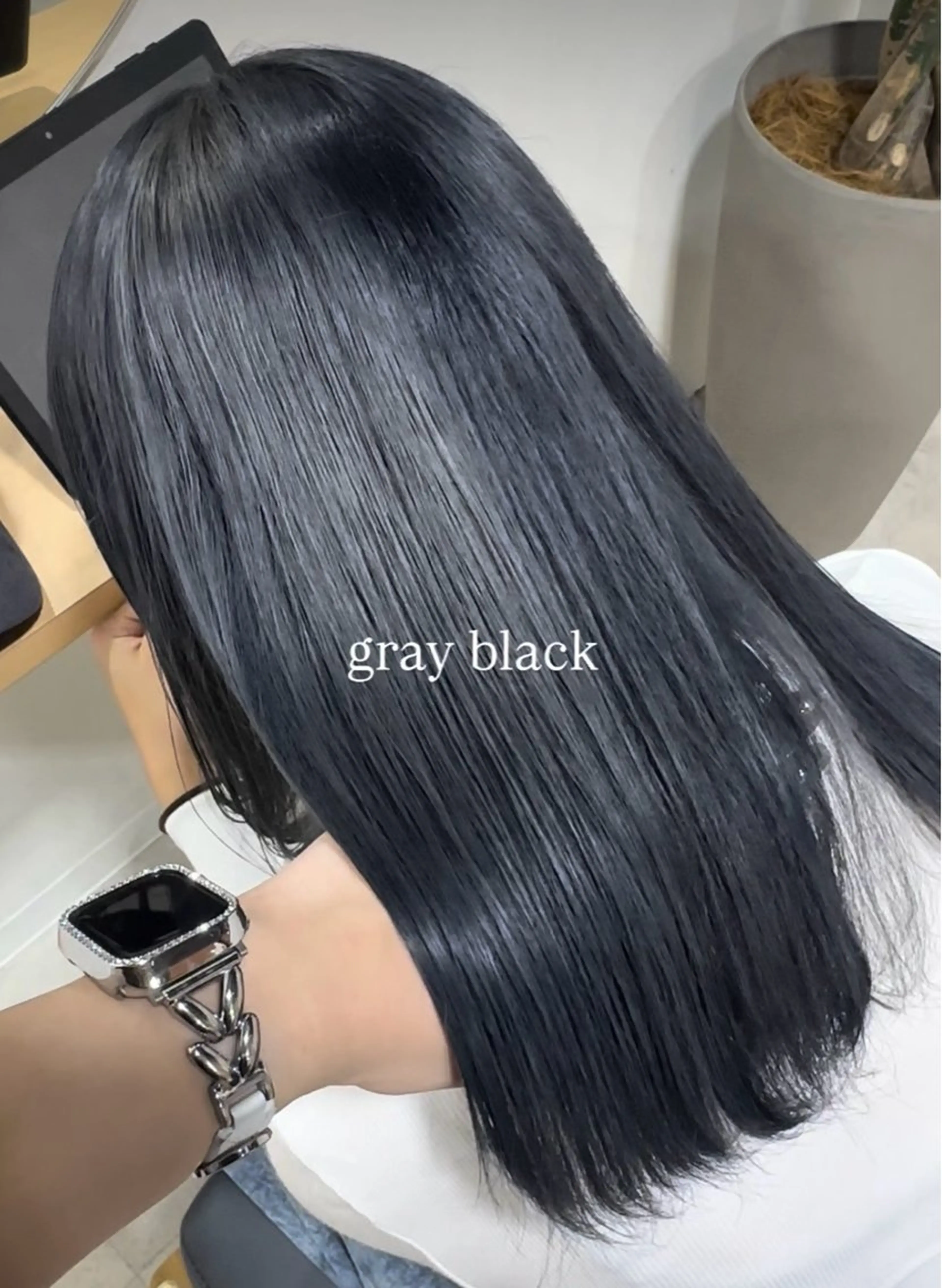 ミディアム カット ヘアカラー 小寺 唯希のヘアスタイル