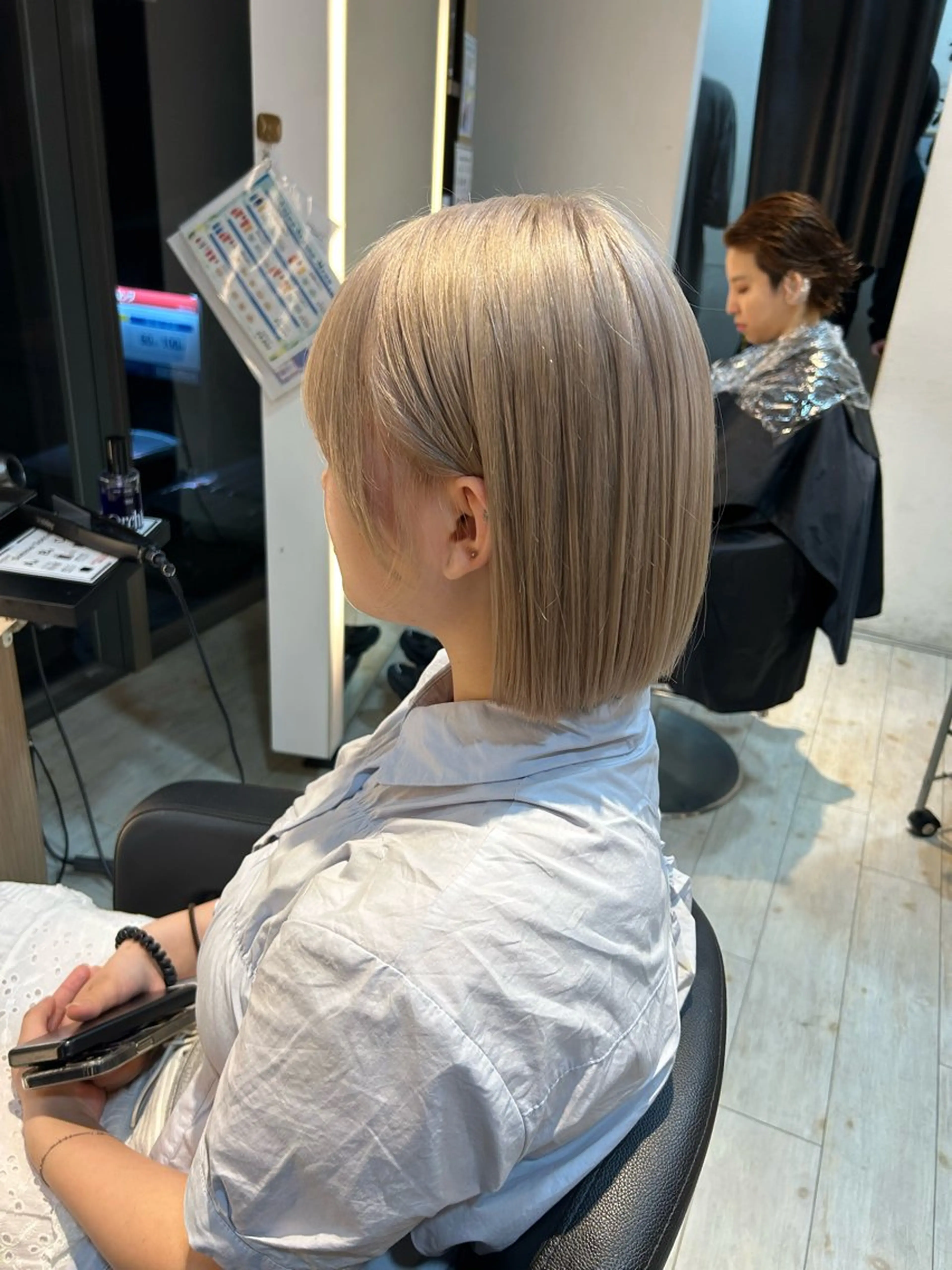 💭ྀི韓国風ハイトーン💭ྀིダブルブリーチ＋艶オンカラー＋(ダメージケアヘアトリートメント✨️)の写真